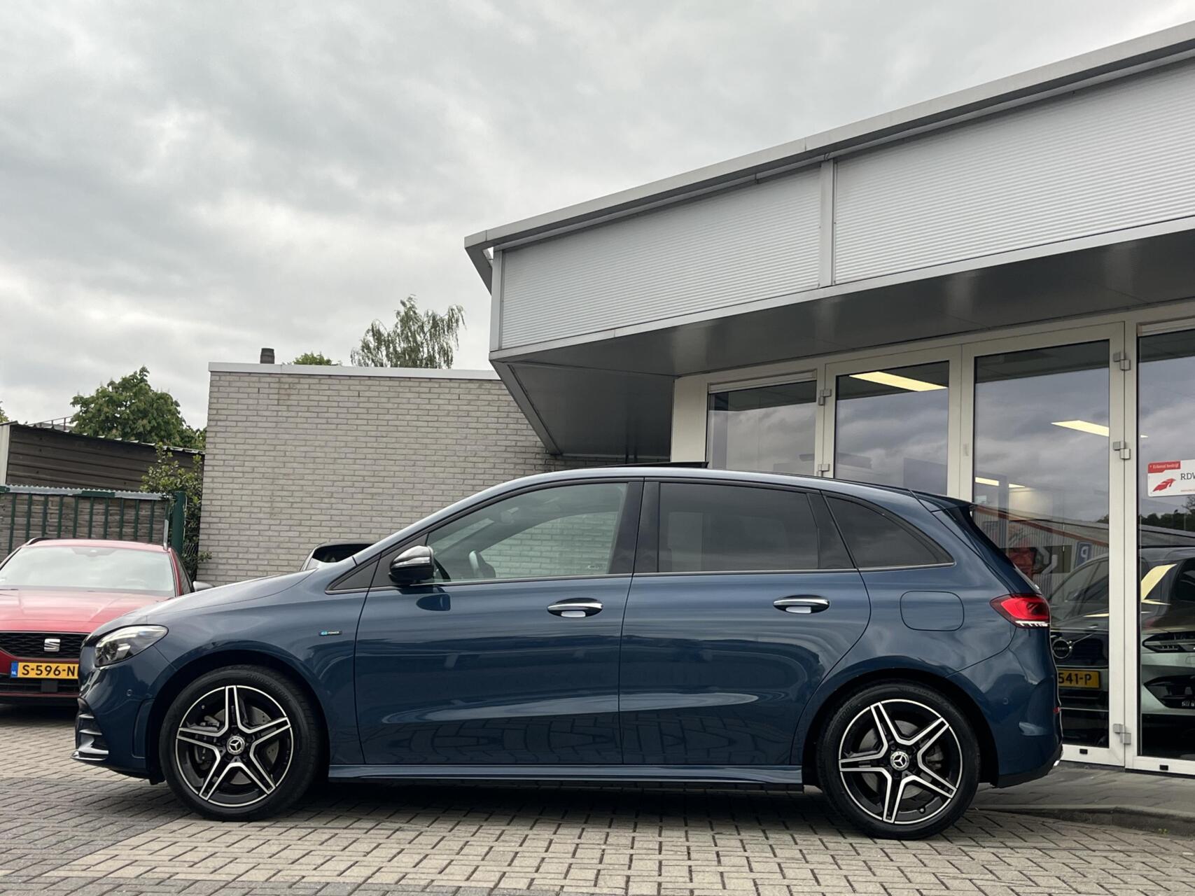 Foto van Mercedes-Benz B 250 E