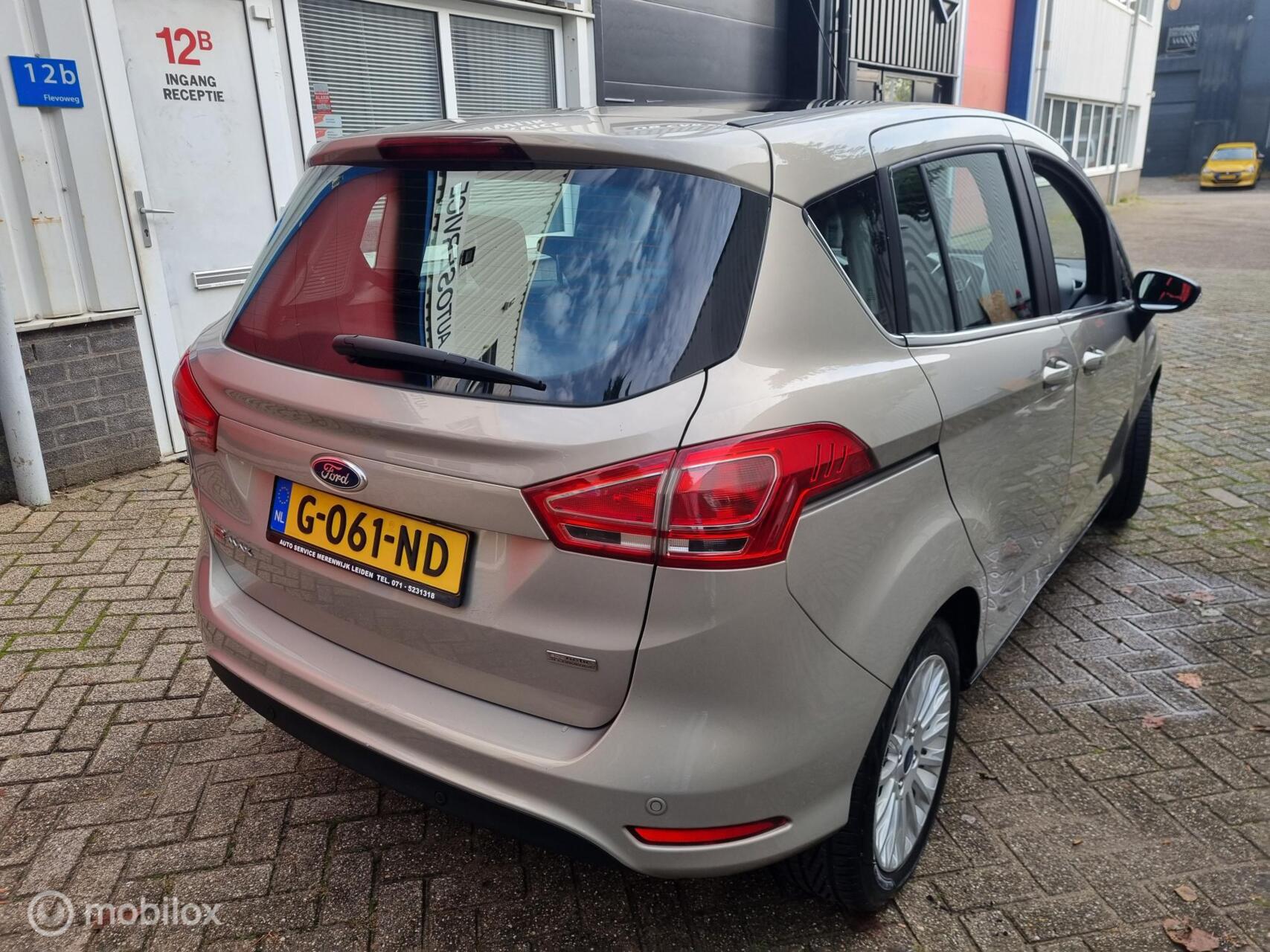 Foto van Ford B-max