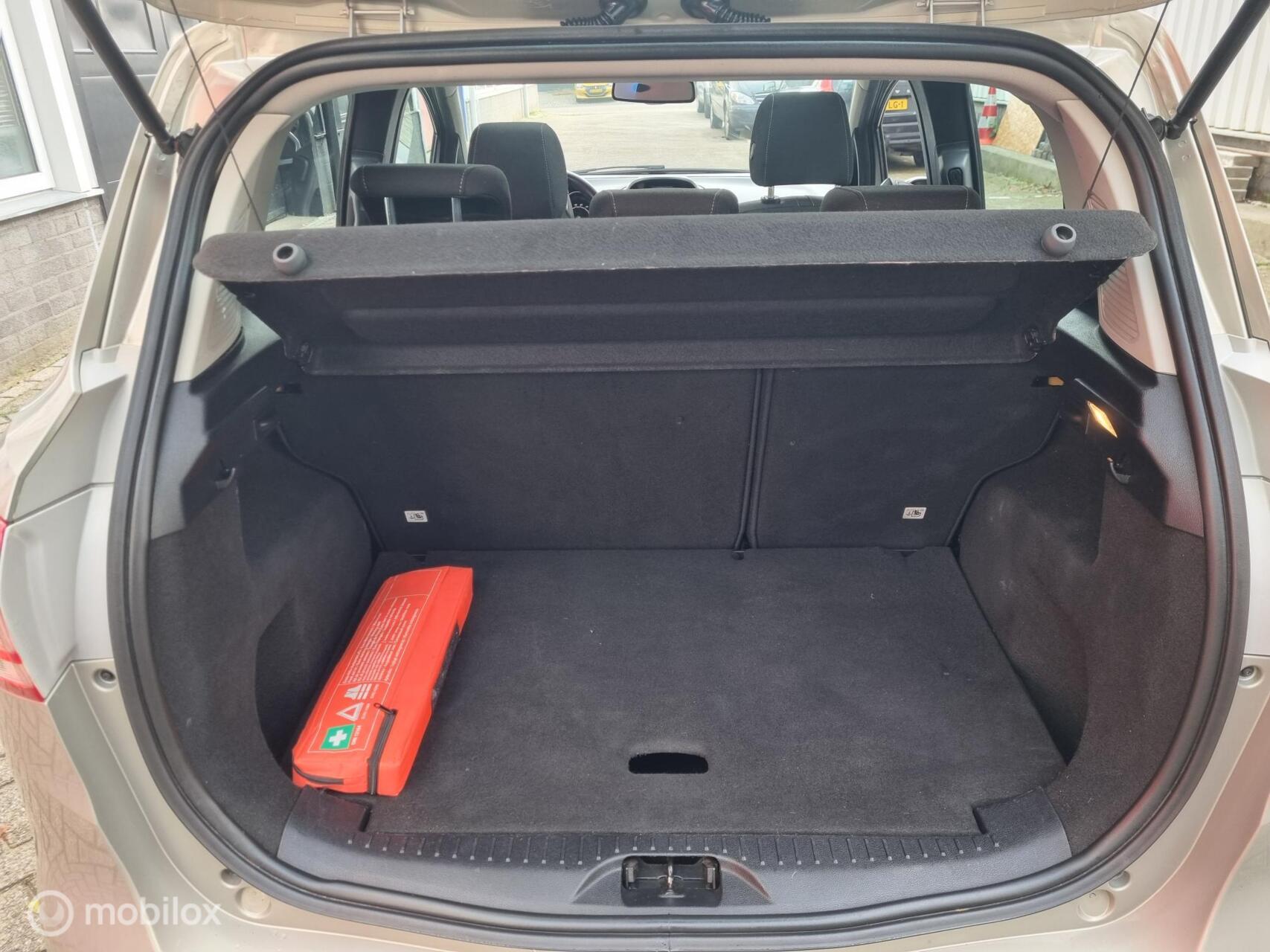 Foto van Ford B-max