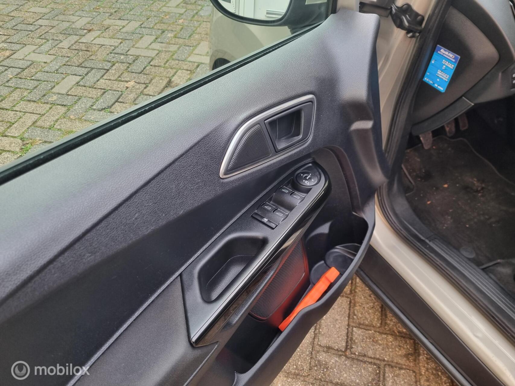 Foto van Ford B-max