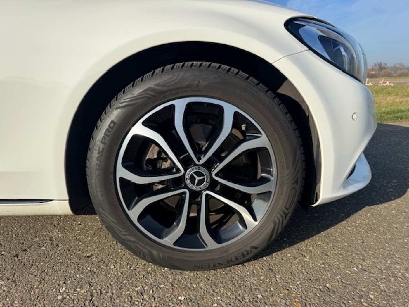 Foto van Mercedes-Benz C 200