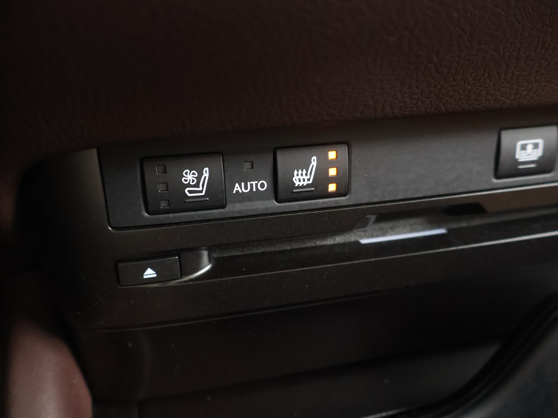 Foto van Lexus Lexus Es300h