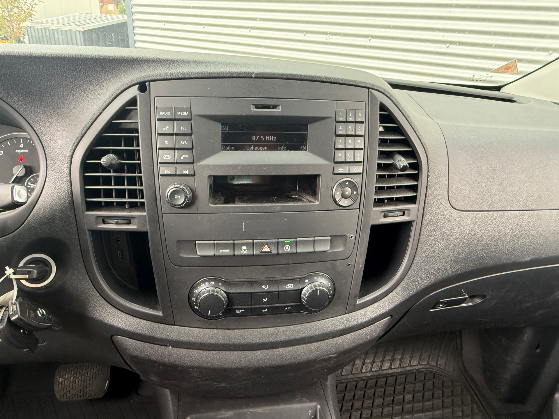 Foto van Mercedes-Benz Vito Tourer