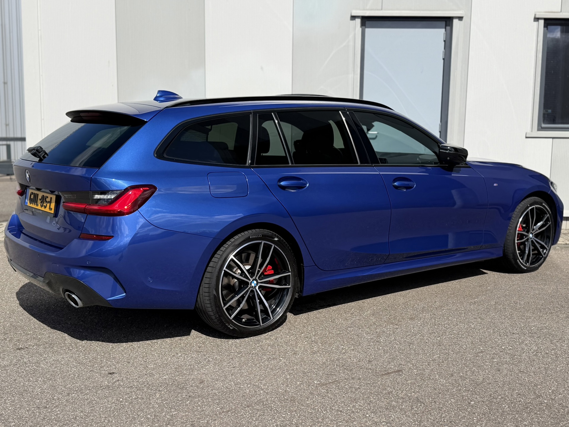 Foto van BMW 330e xDrive
