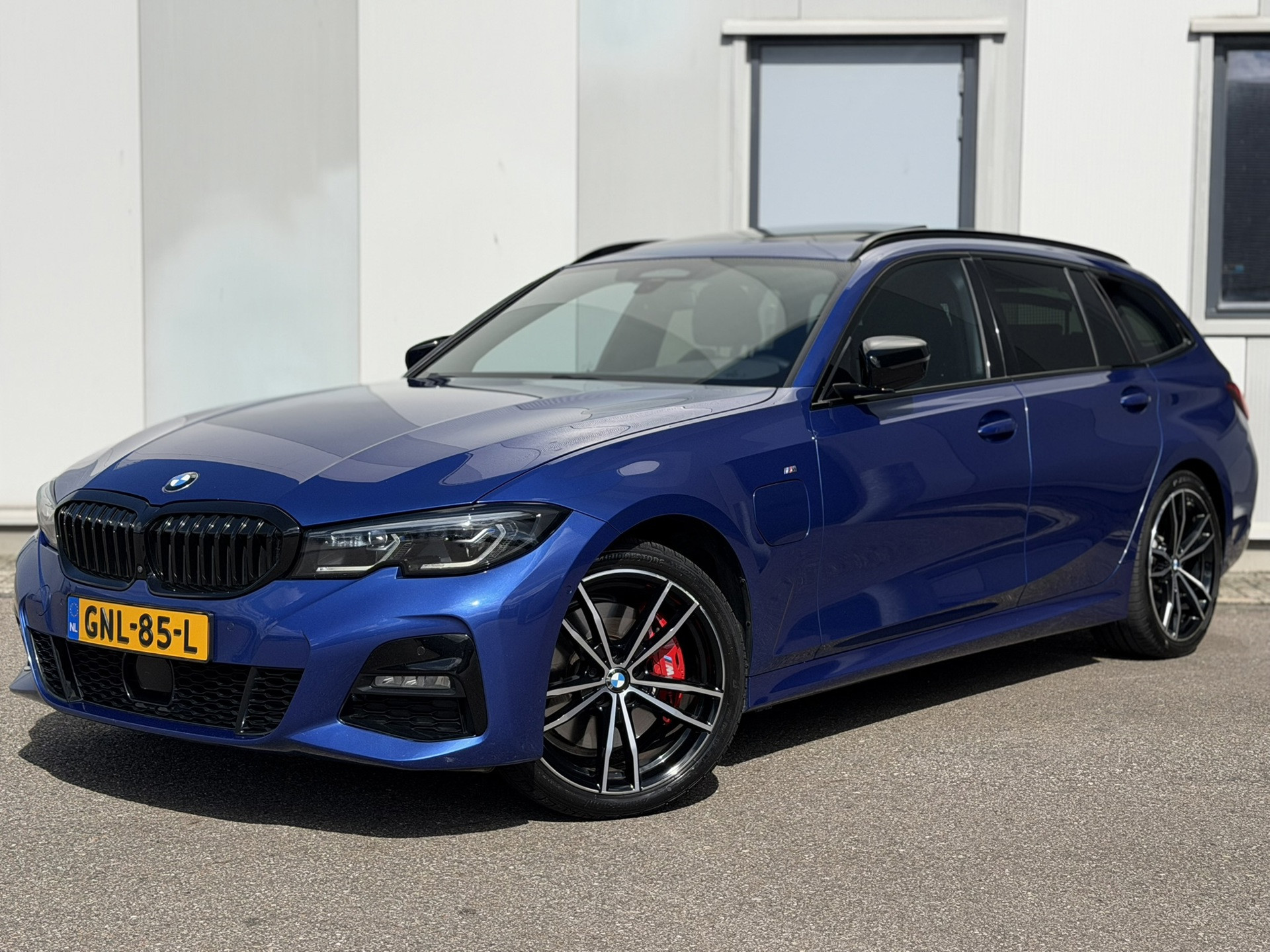 BMW 330e xDrive 330e xDrive M Sport Pano Laser HUD 360 VOL! 2021 - voorkant