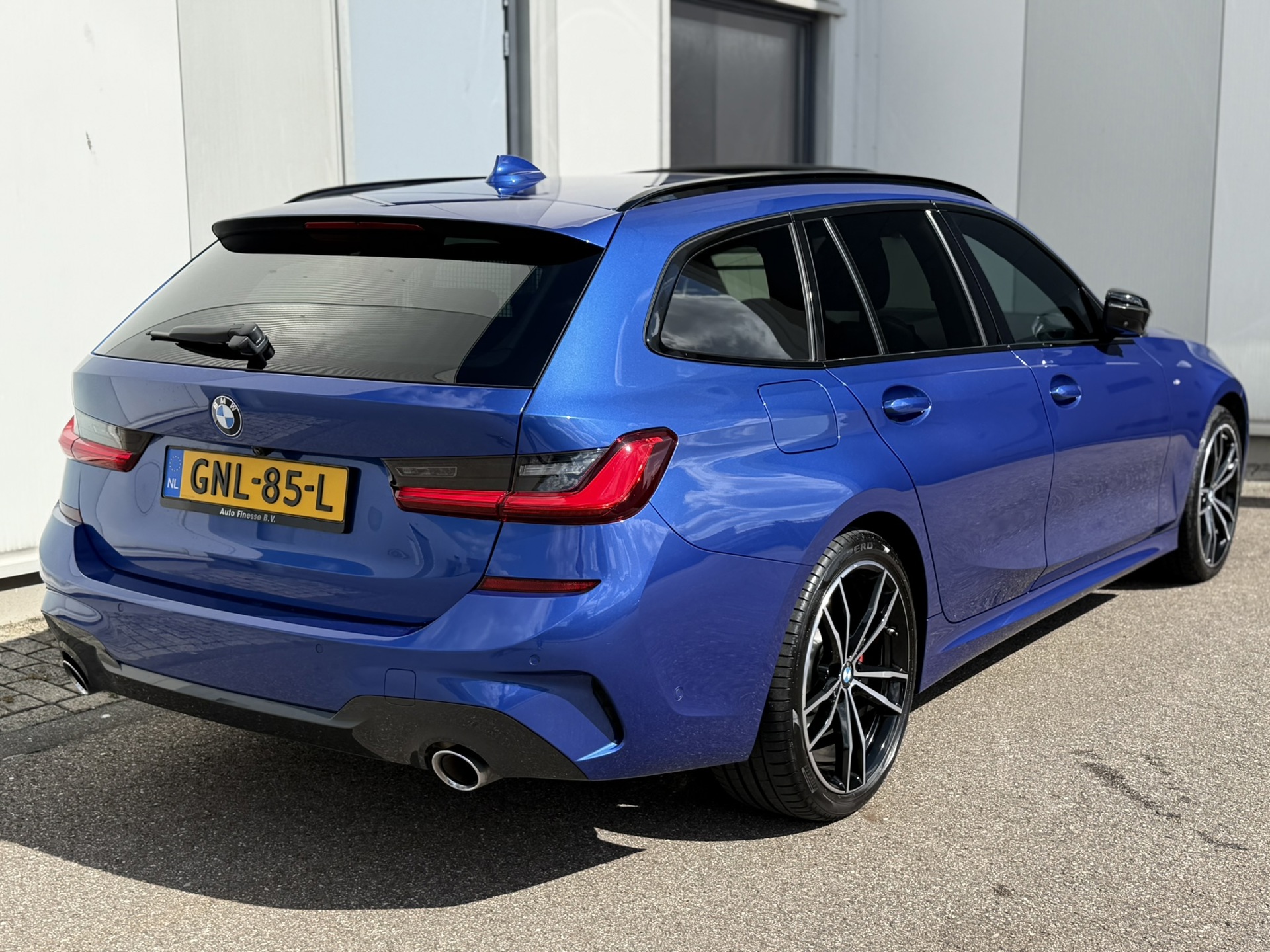 Foto van BMW 330e xDrive