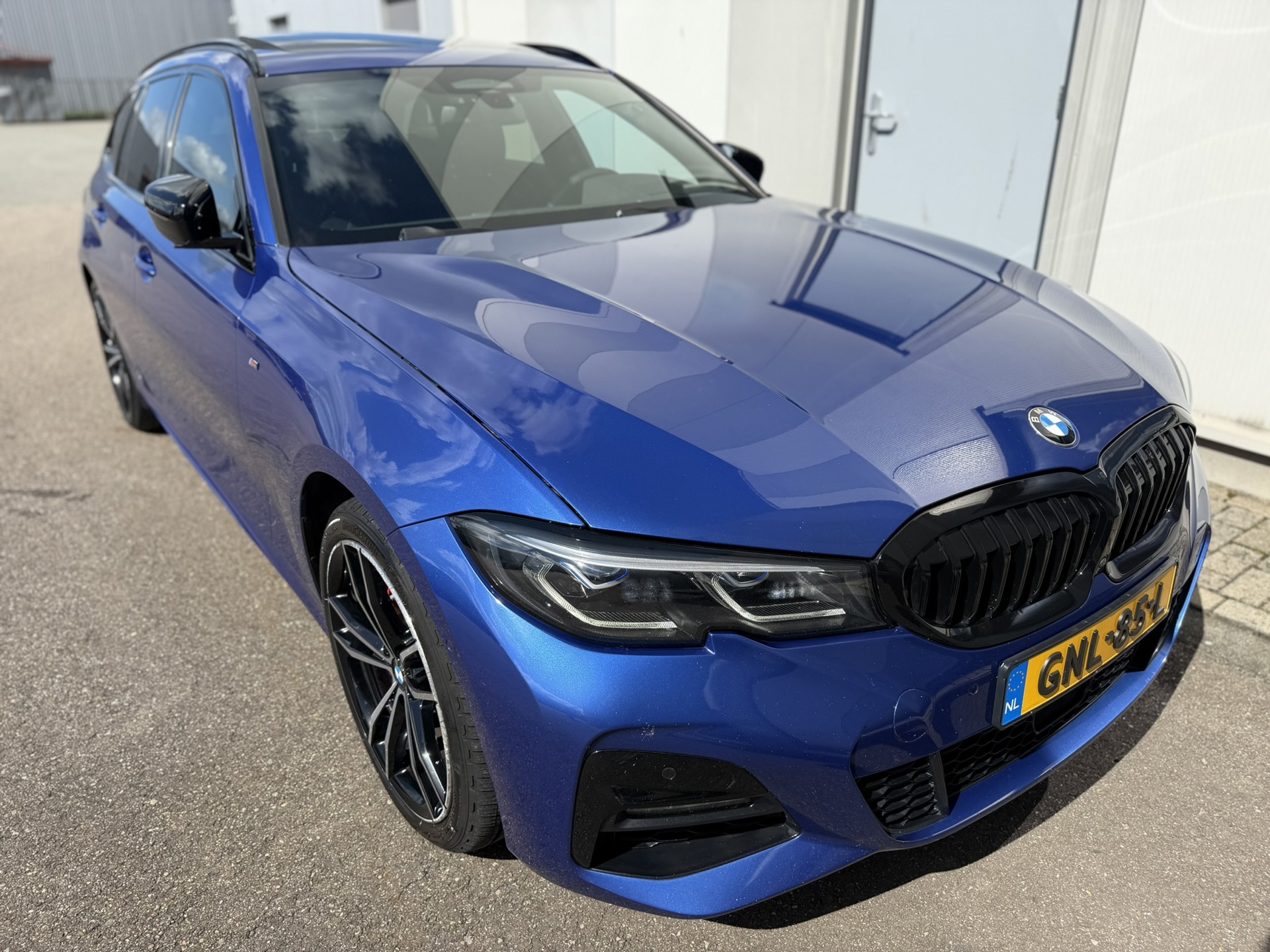 Foto van BMW 330e xDrive