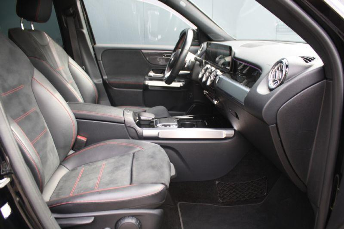 Foto van Mercedes-Benz GLB 200