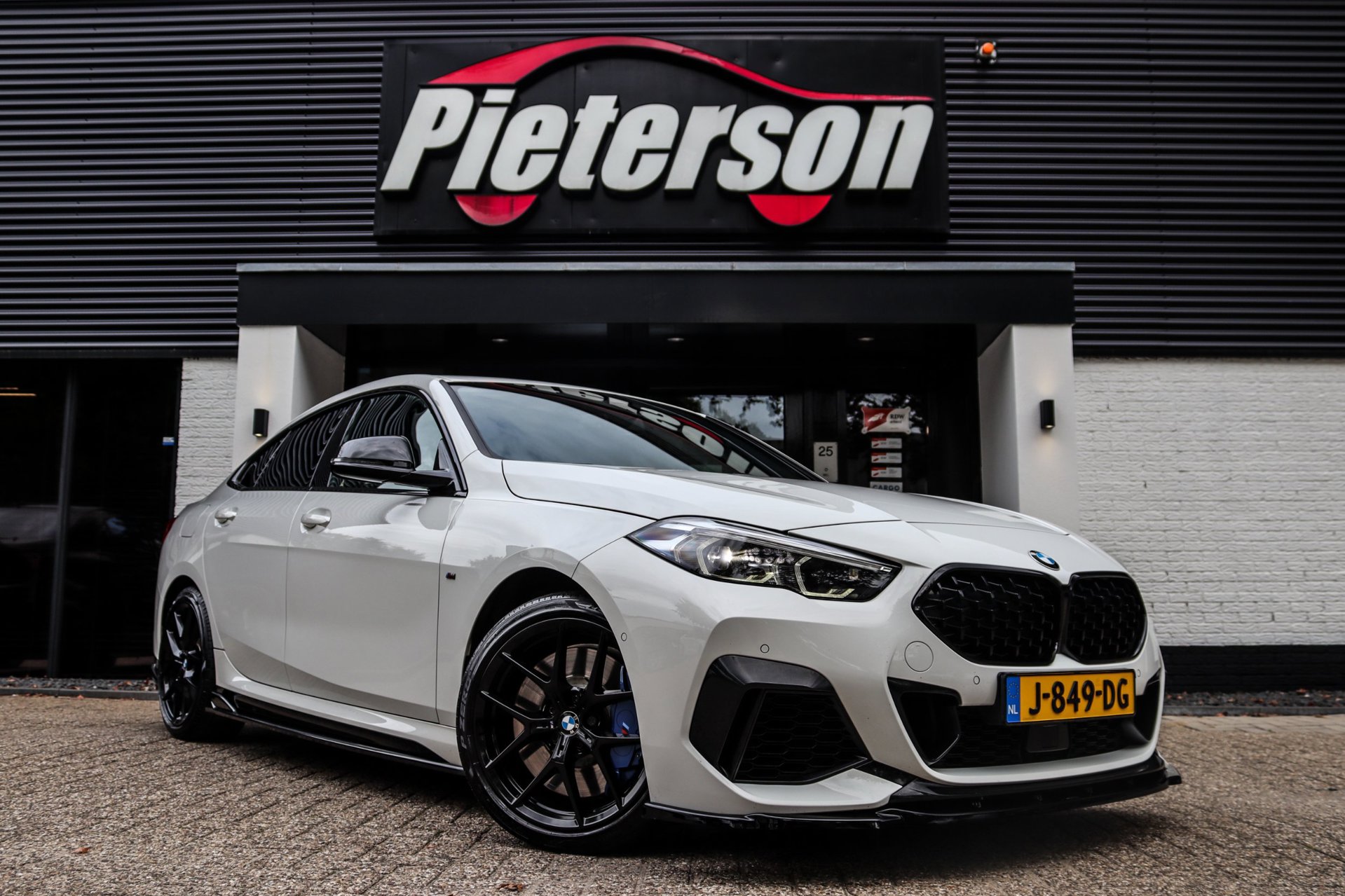 Foto van BMW M235i xDrive