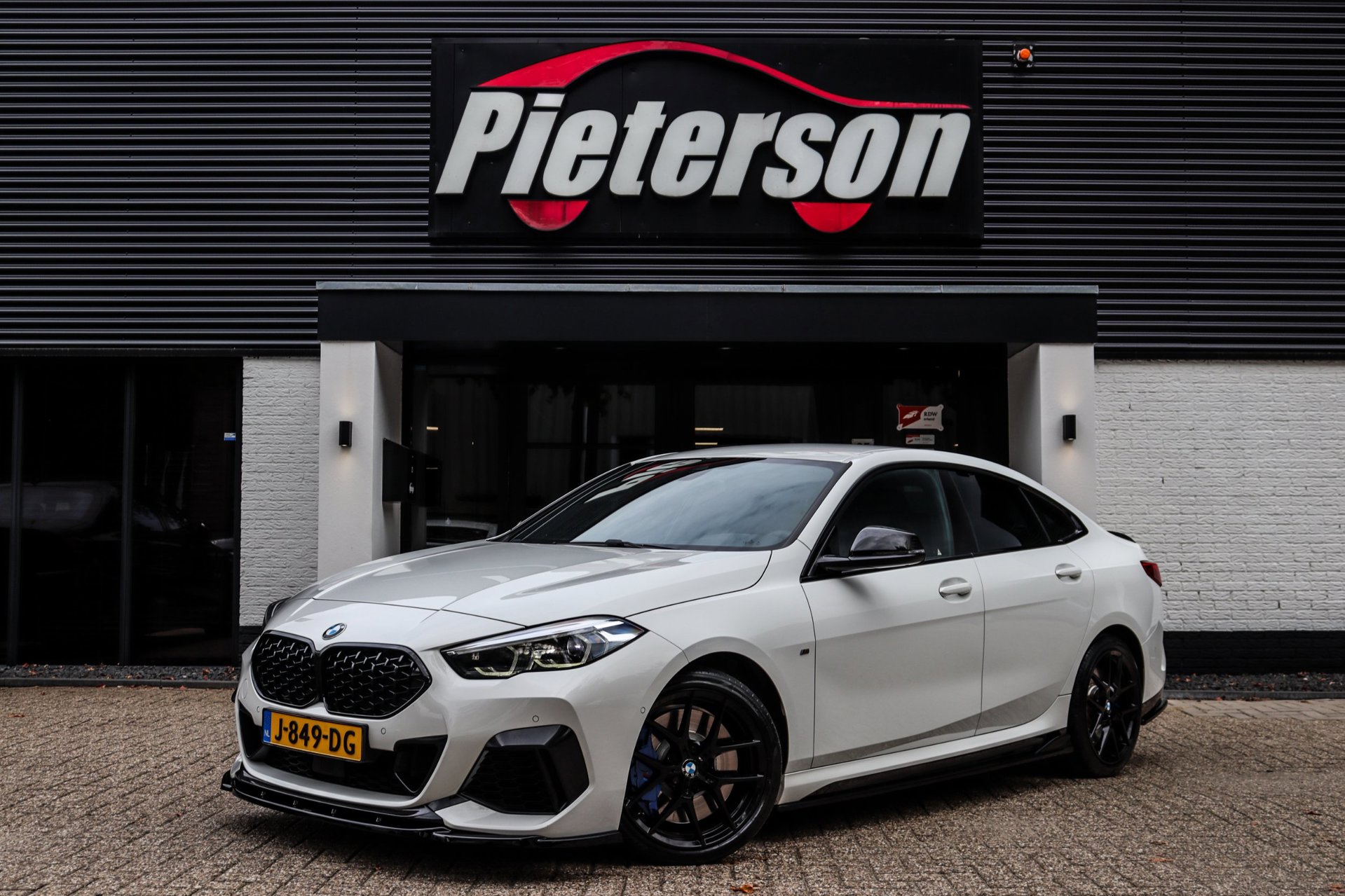 Foto van BMW M235i xDrive