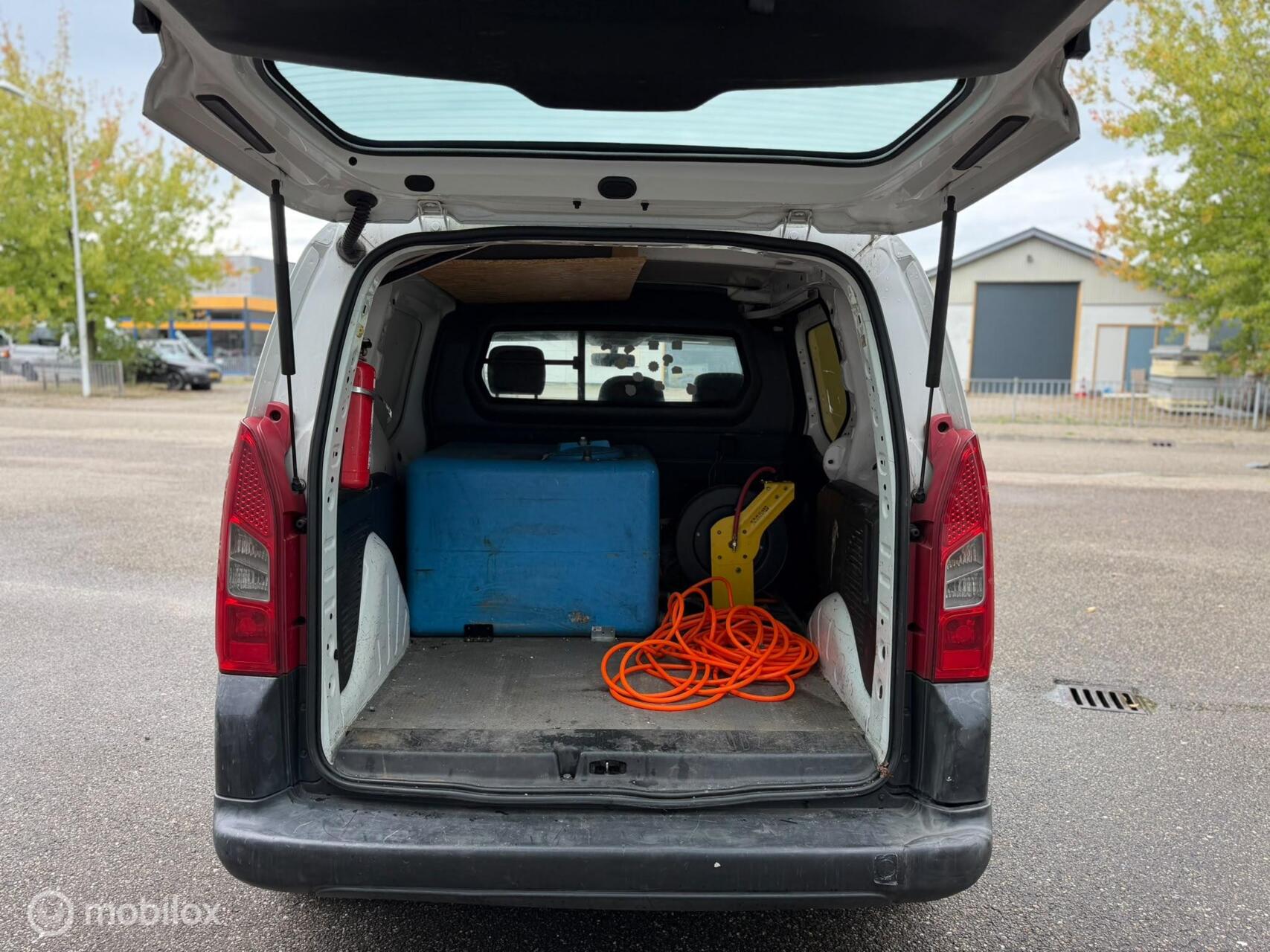 Foto van Peugeot Partner 120 L1 1.6hdif 66kw - 3pl