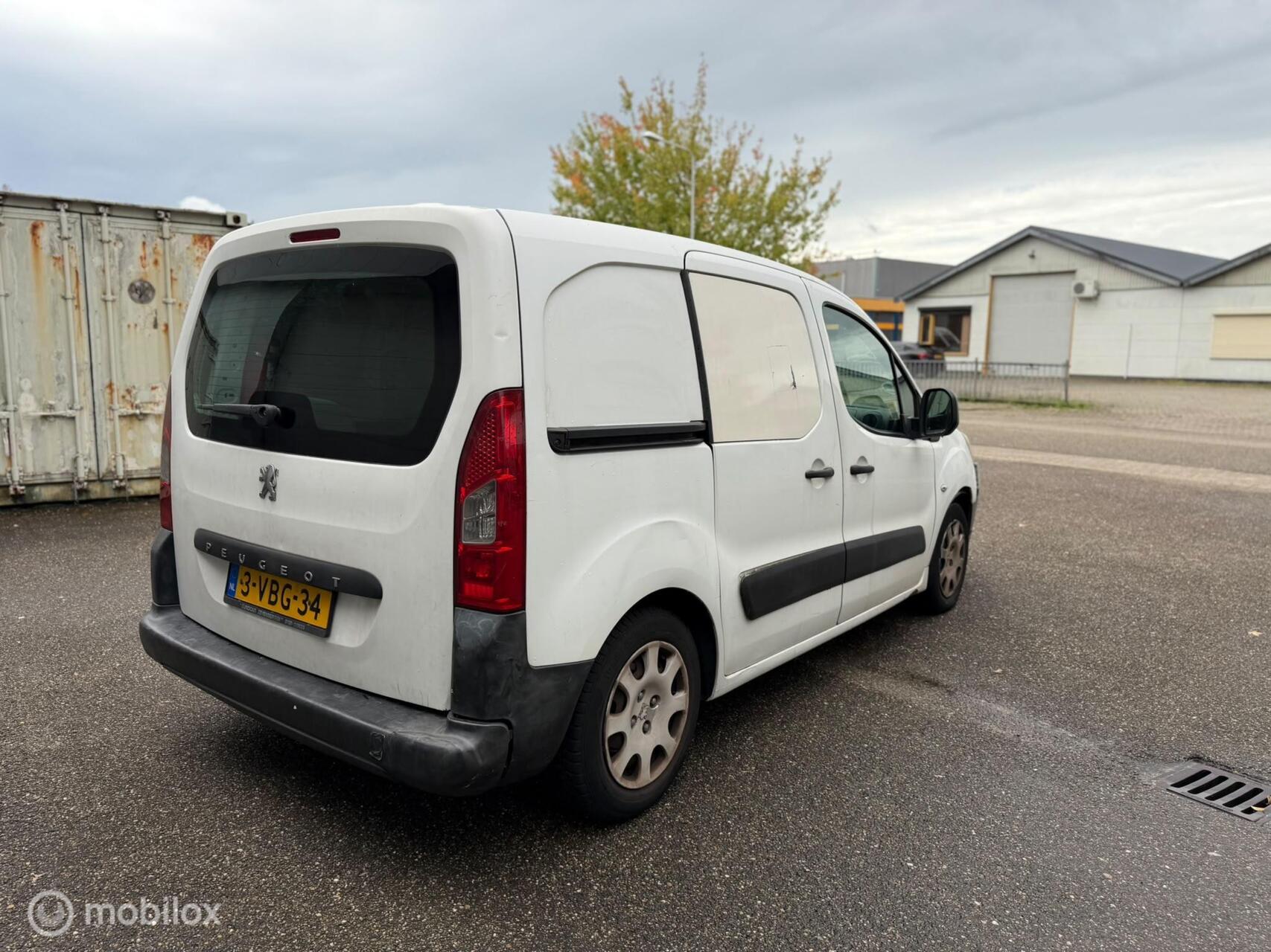Foto van Peugeot Partner 120 L1 1.6hdif 66kw - 3pl