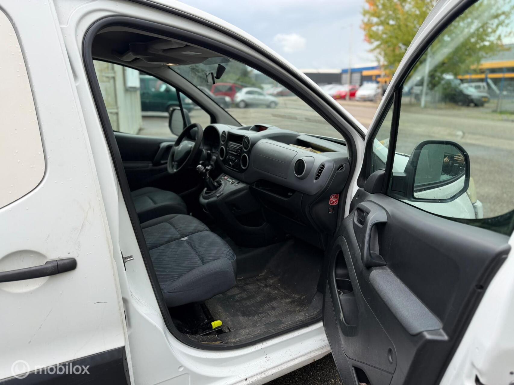 Foto van Peugeot Partner 120 L1 1.6hdif 66kw - 3pl