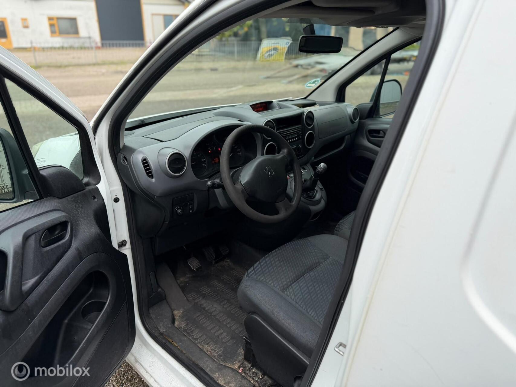 Foto van Peugeot Partner 120 L1 1.6hdif 66kw - 3pl