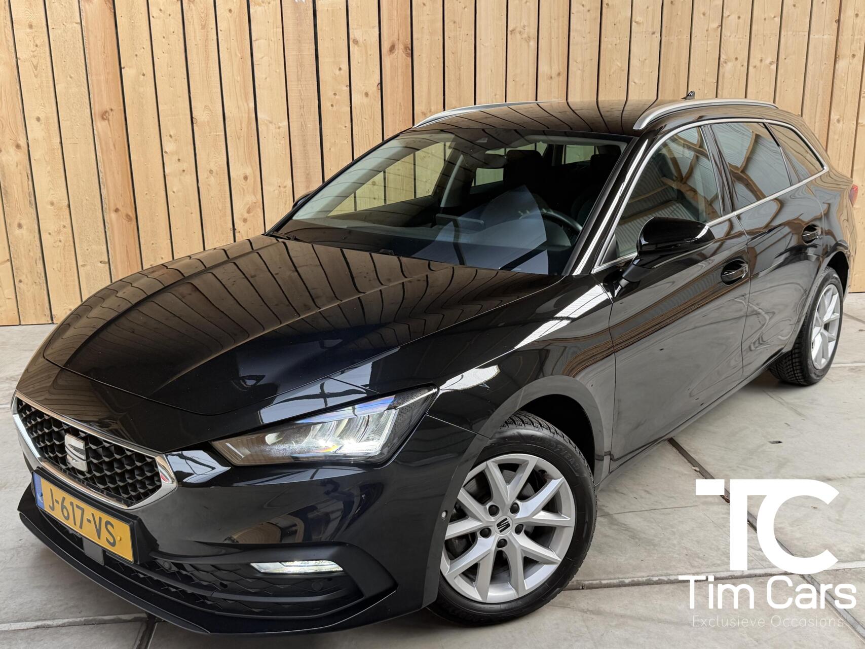 Seat Leon Sportstourer 1.5 TSI Style Launch Edition Apple CarPlay/Android Auto | Adaptieve cruise control | Climate control | Getint glas |  LED koplampen | Navigatiesysteem | Rijstrooksensor | Parkeersensoren voor en achter 2020 - voorkant
