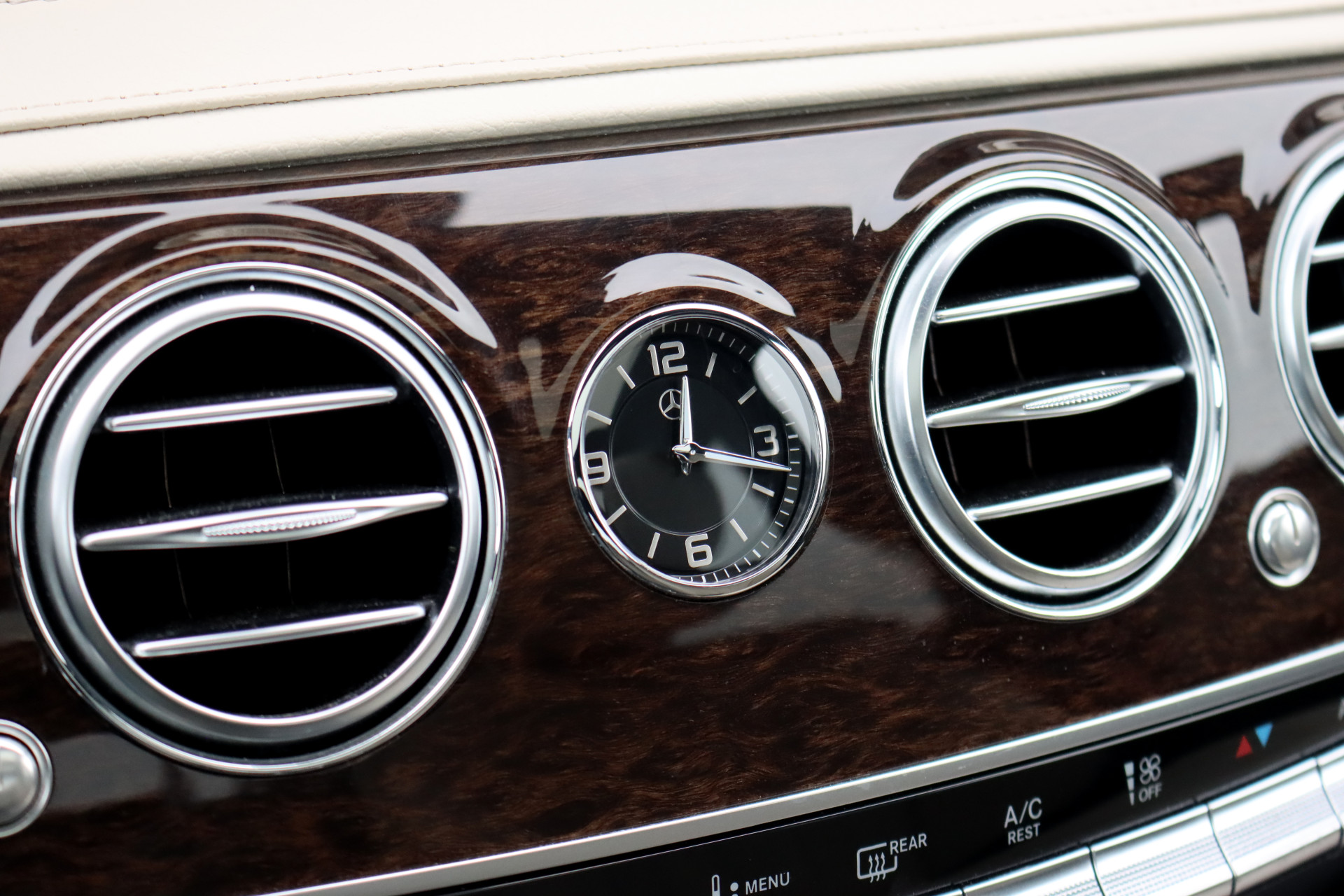 Foto van Mercedes-Benz S 560