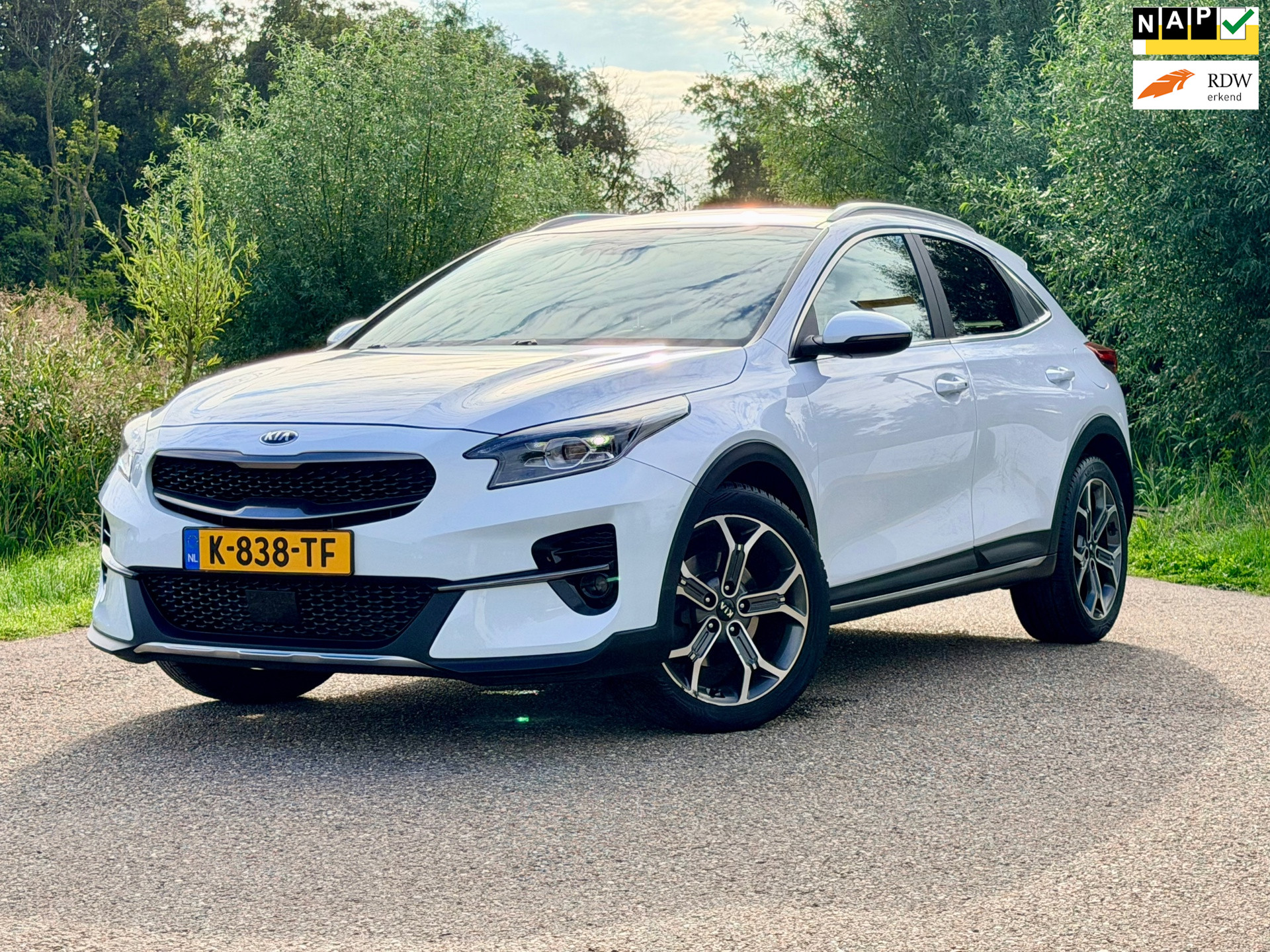 Kia Xceed 1.5 T-GDI MHEV DynamicPlusLine Clima Carplay Stoel/Stuur Verwarming Navi Trekhaak 2021 - voorkant