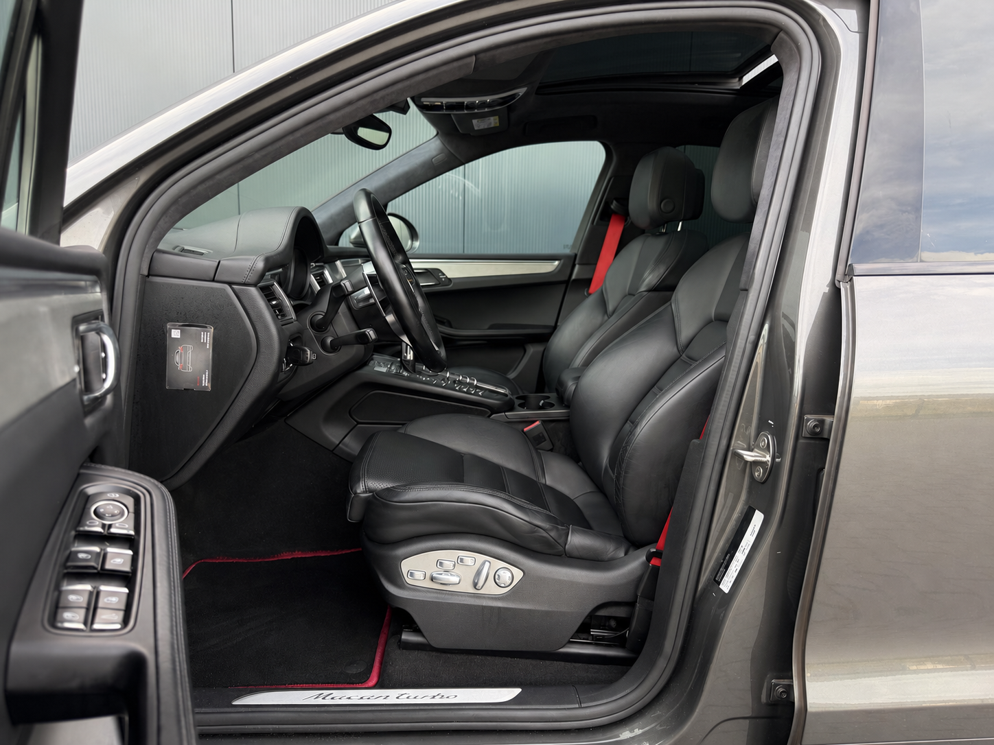 Foto van Porsche Macan Turbo