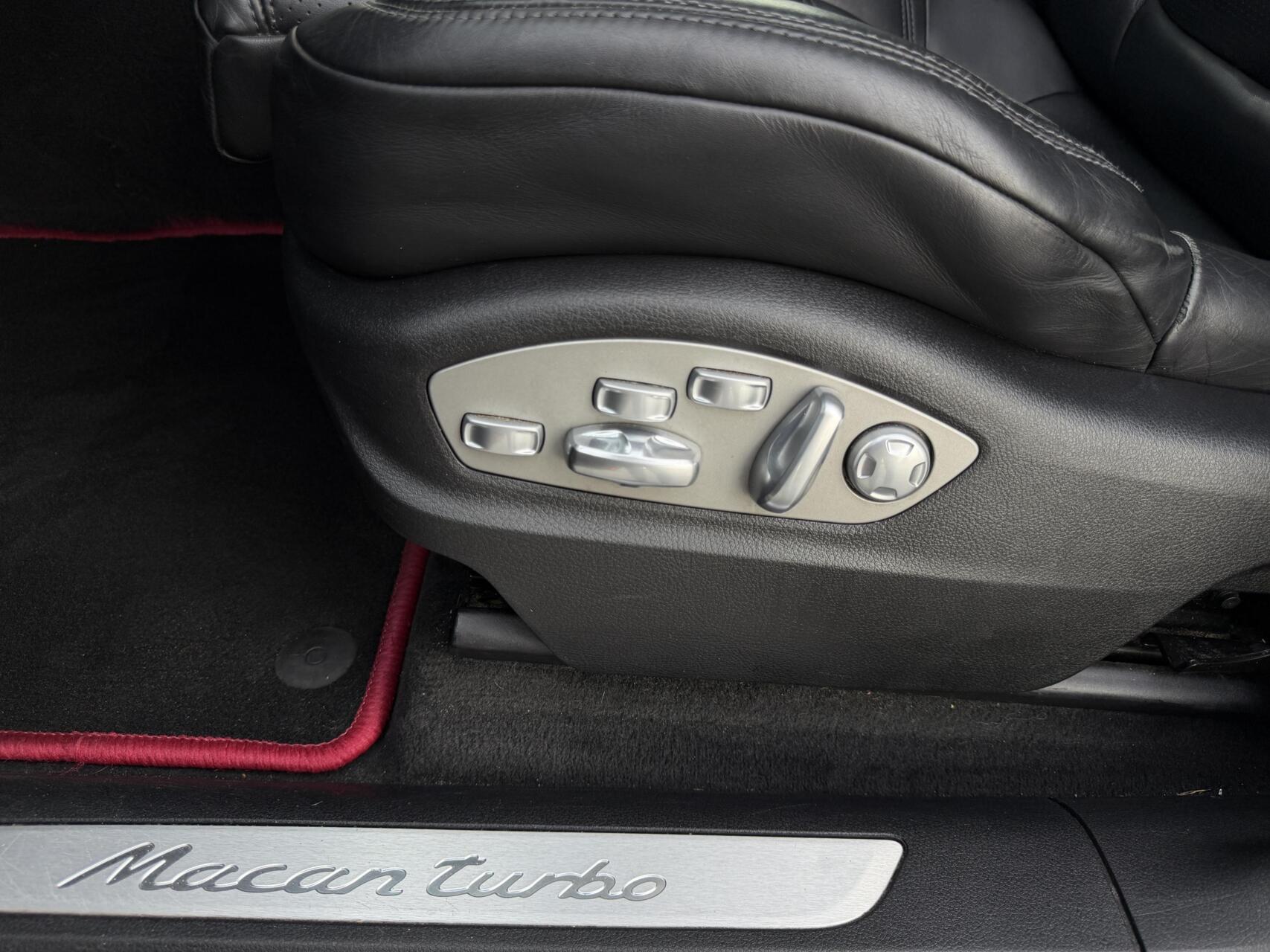 Foto van Porsche Macan Turbo