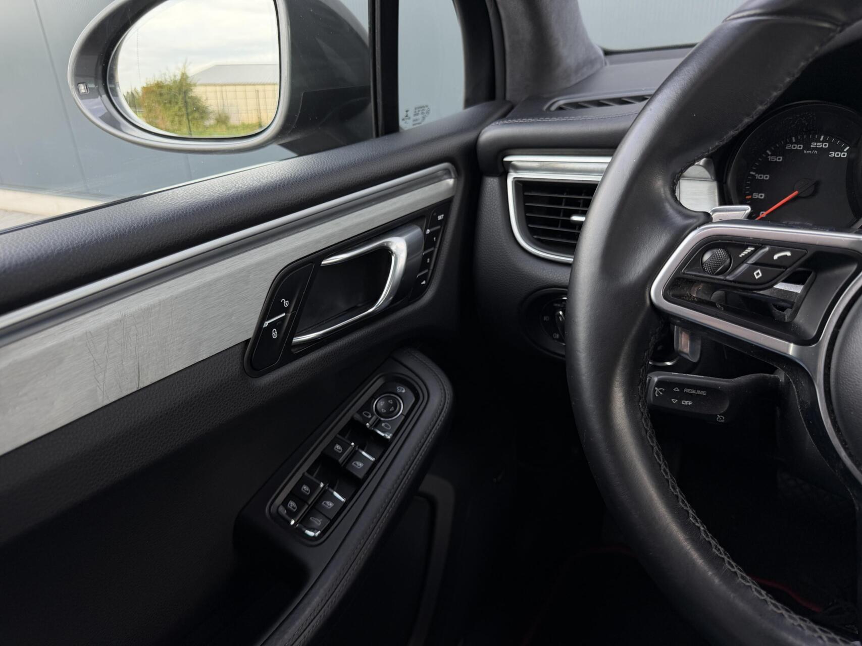 Foto van Porsche Macan Turbo