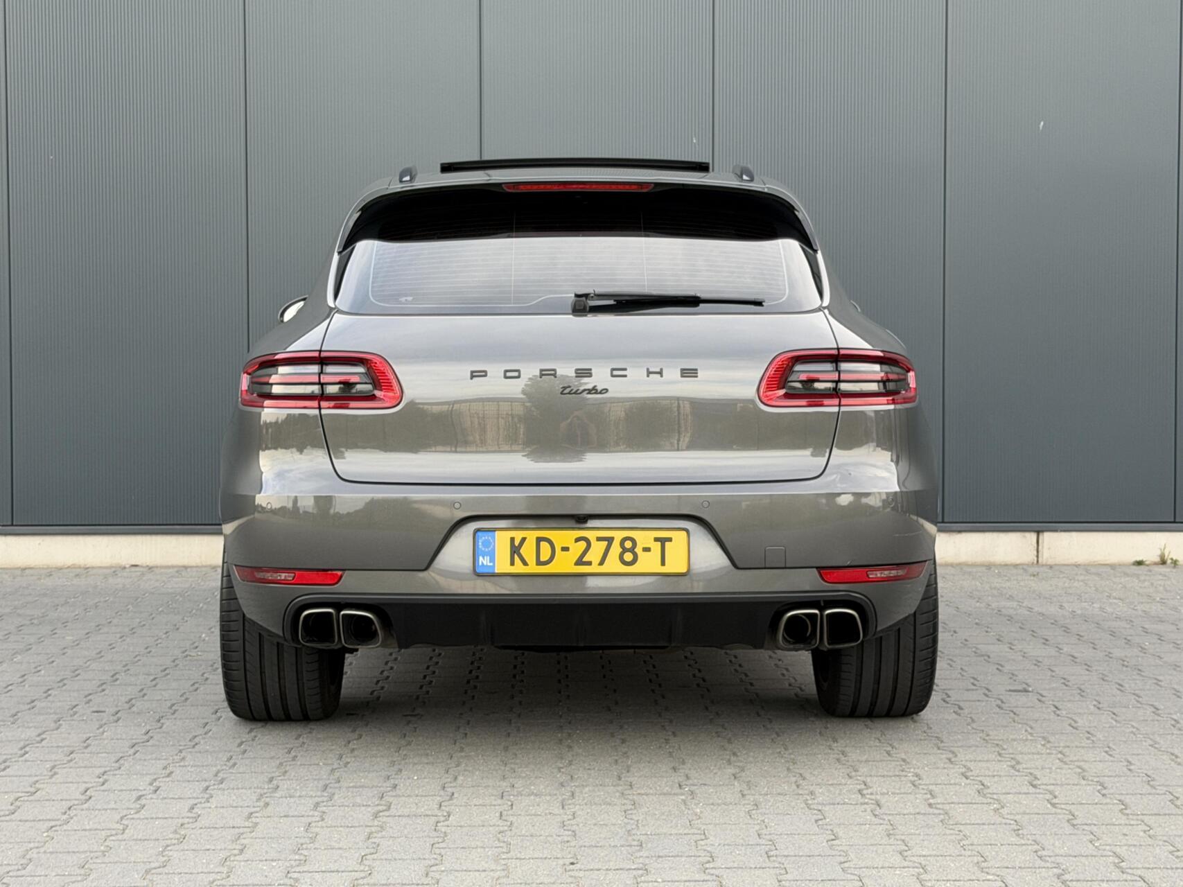 Foto van Porsche Macan Turbo