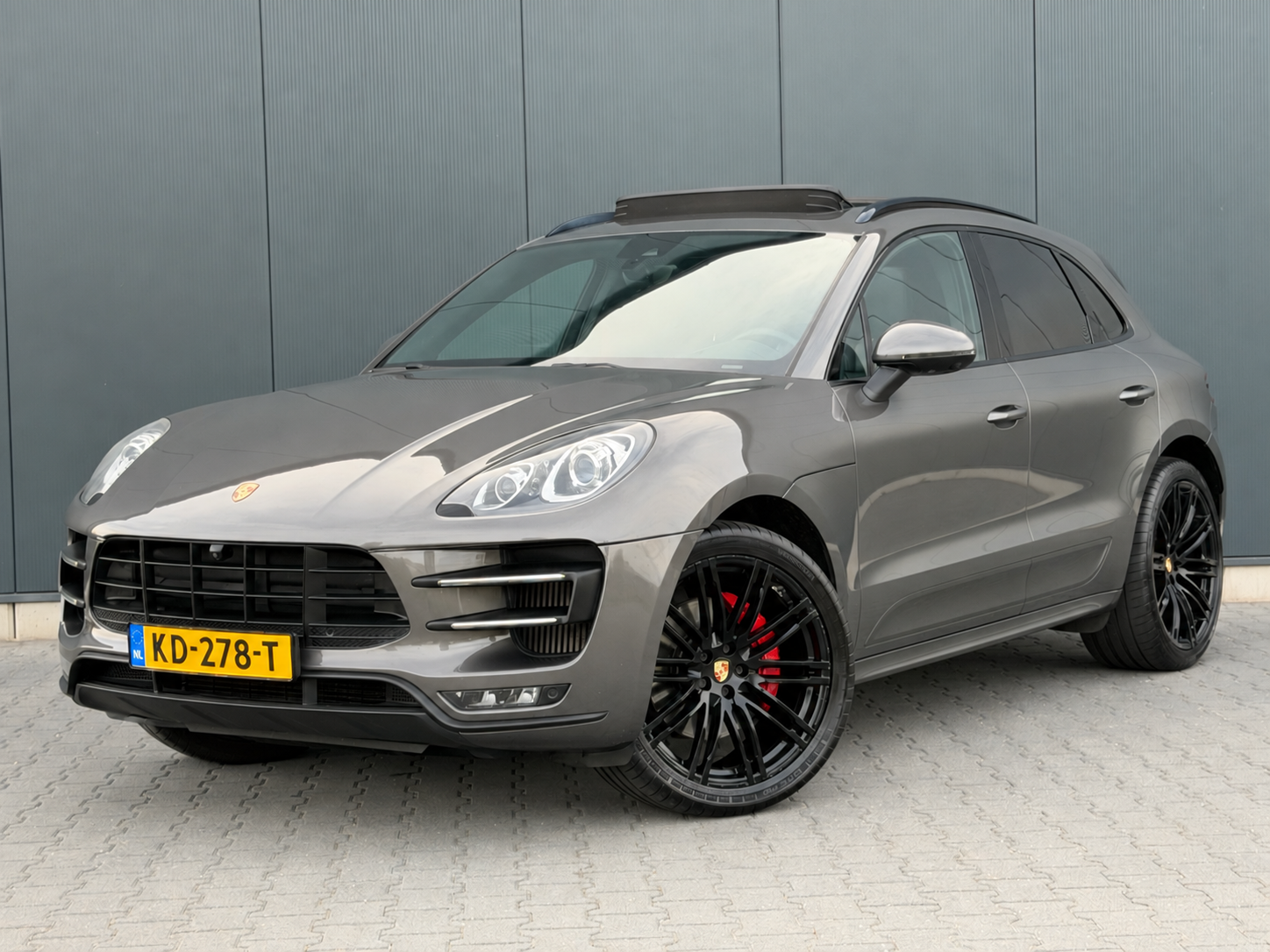 Porsche Macan Turbo 3.6 Turbo 400PK - 3e Eig - Pano - Luchtvering - Bosé 2016 - voorkant