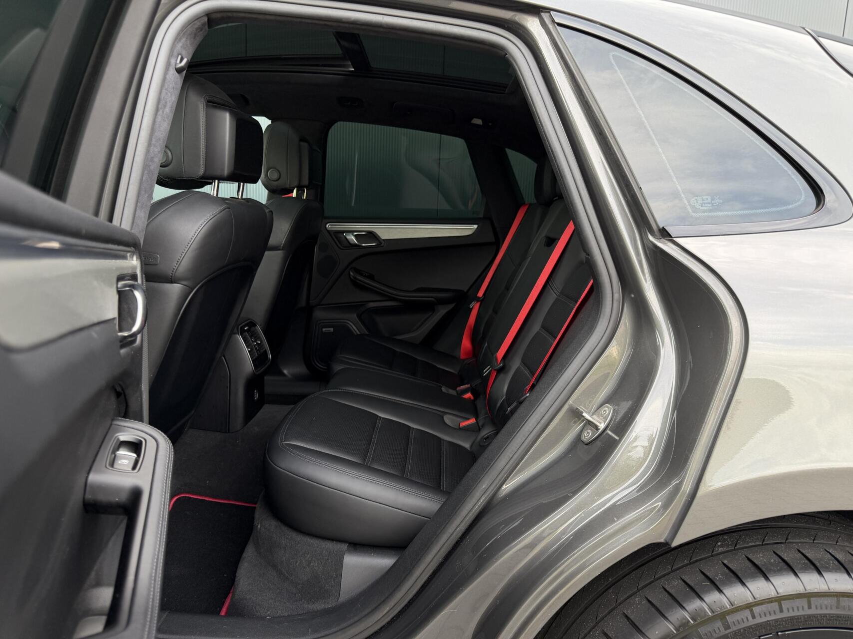Foto van Porsche Macan Turbo