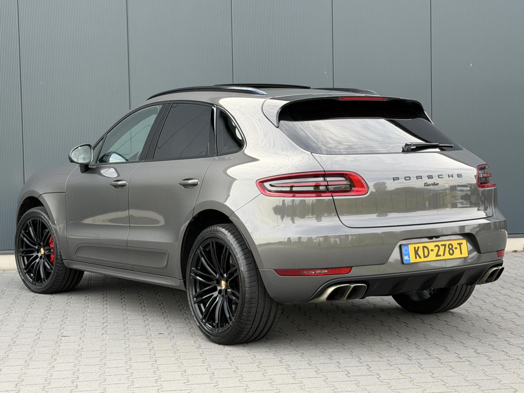 Foto van Porsche Macan Turbo