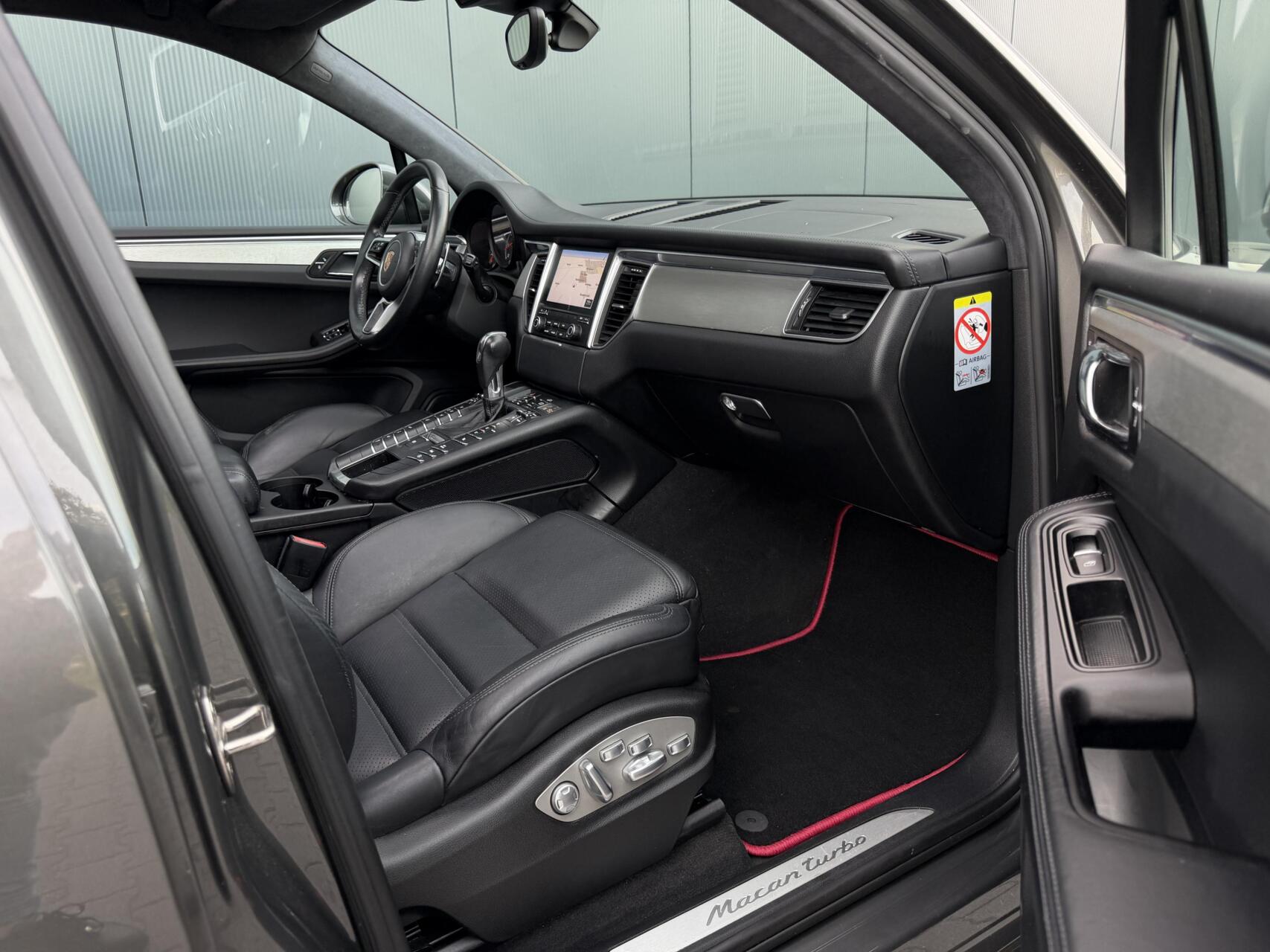 Foto van Porsche Macan Turbo
