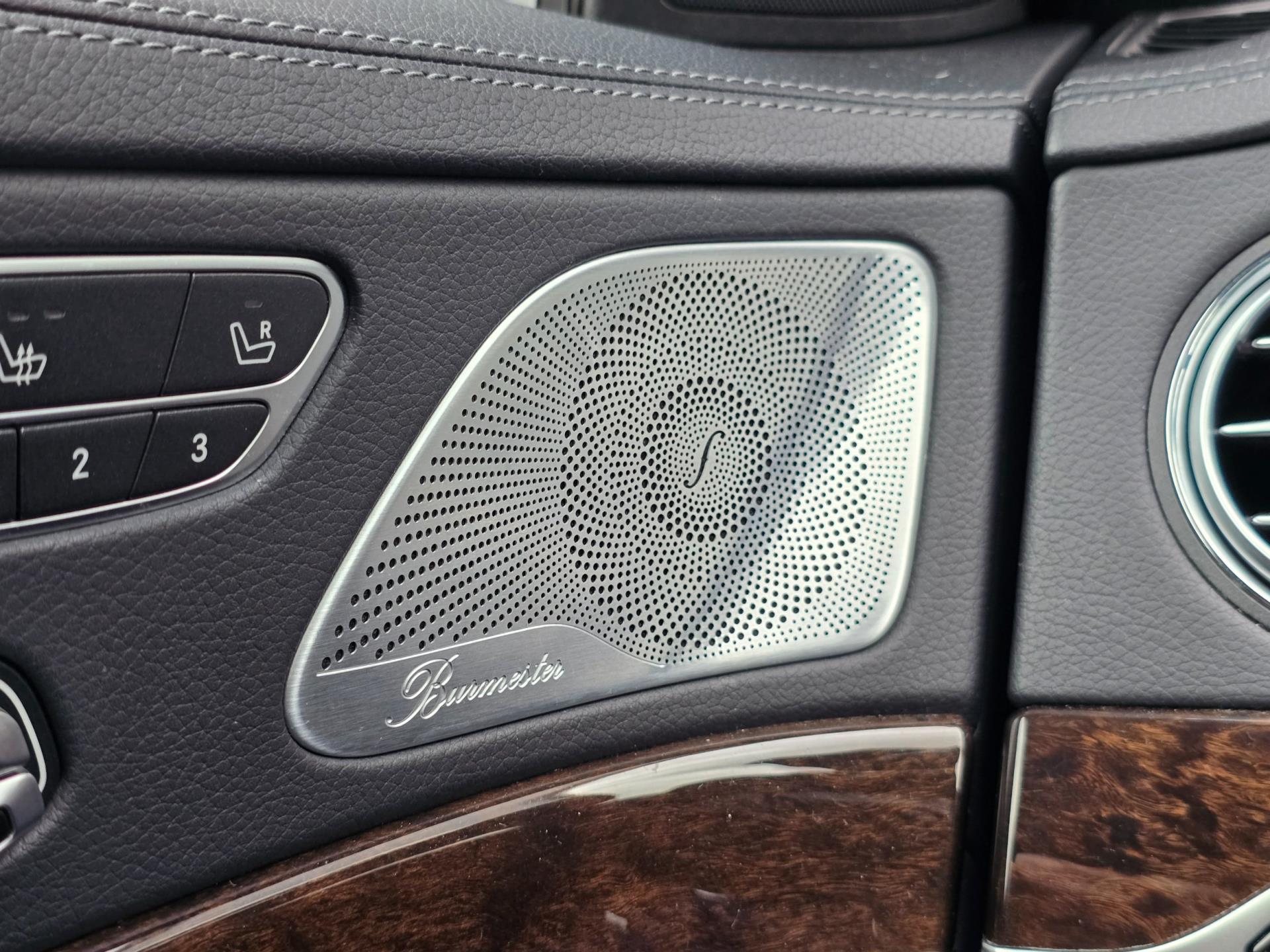 Foto van Mercedes-Benz S 560 E