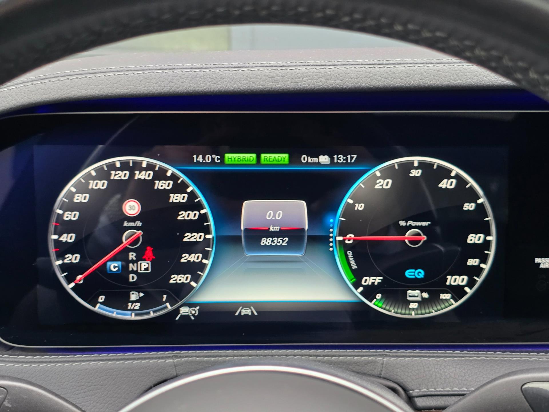 Foto van Mercedes-Benz S 560 E
