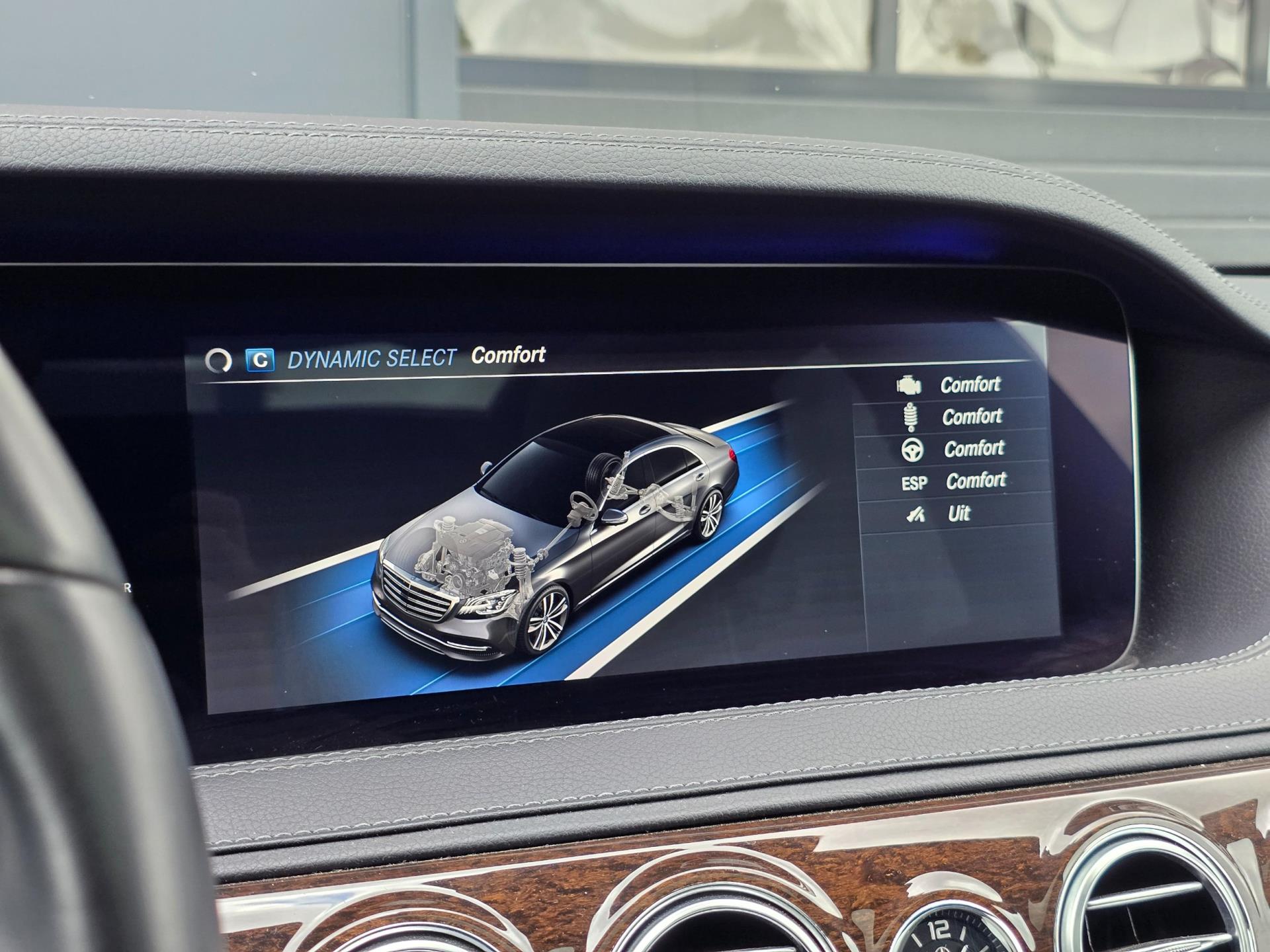 Foto van Mercedes-Benz S 560 E