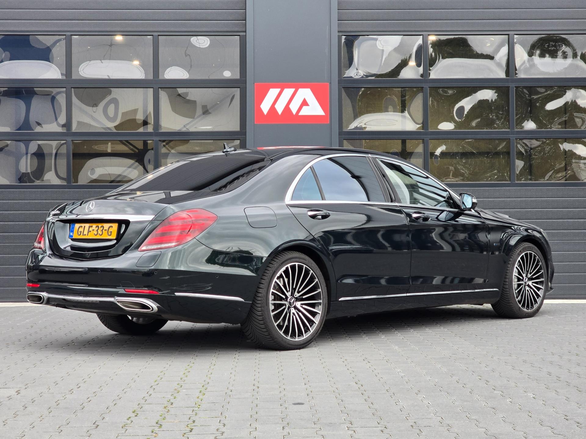 Foto van Mercedes-Benz S 560 E