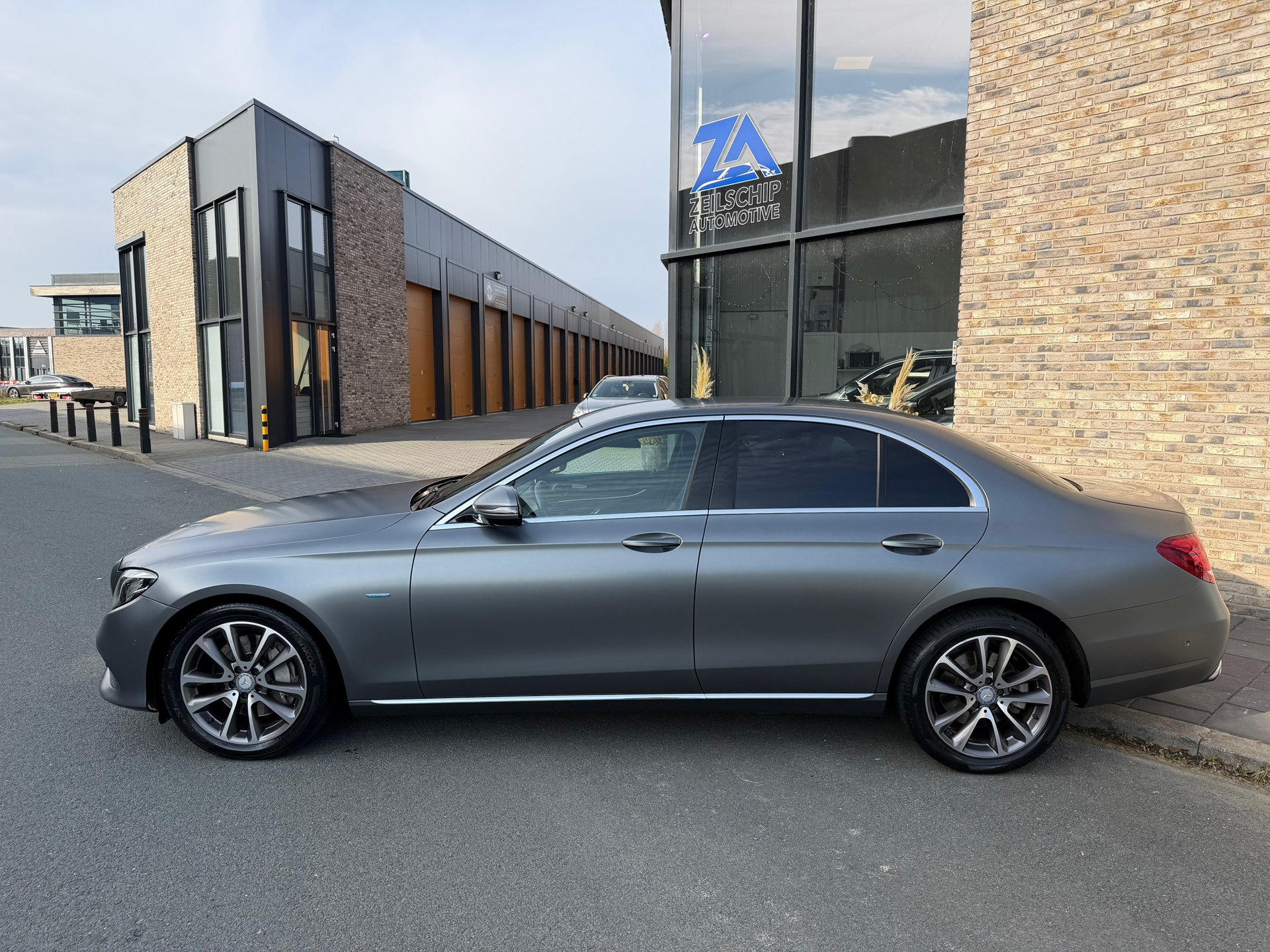 Foto van Mercedes-Benz E 350 E