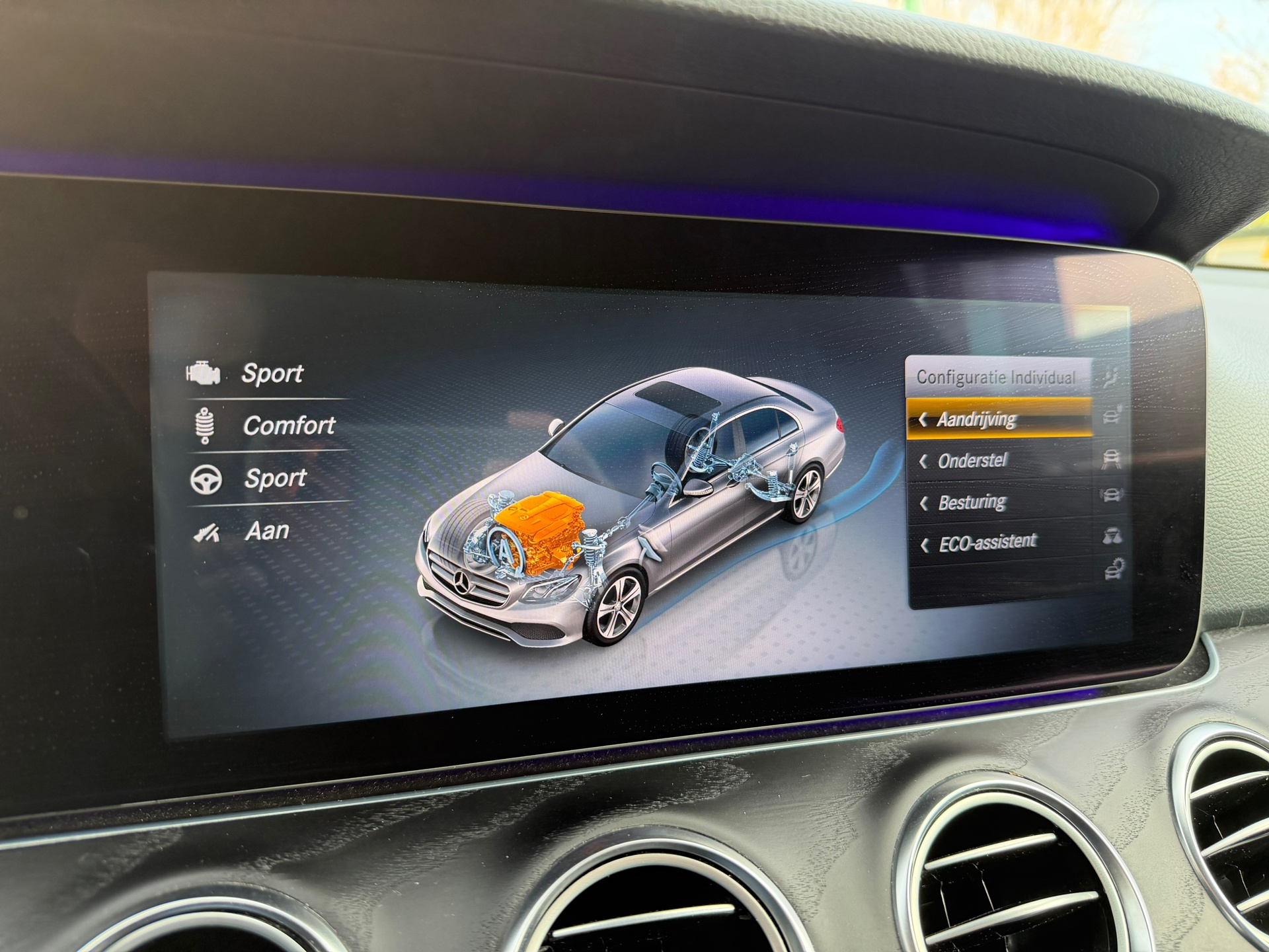 Foto van Mercedes-Benz E 350 E
