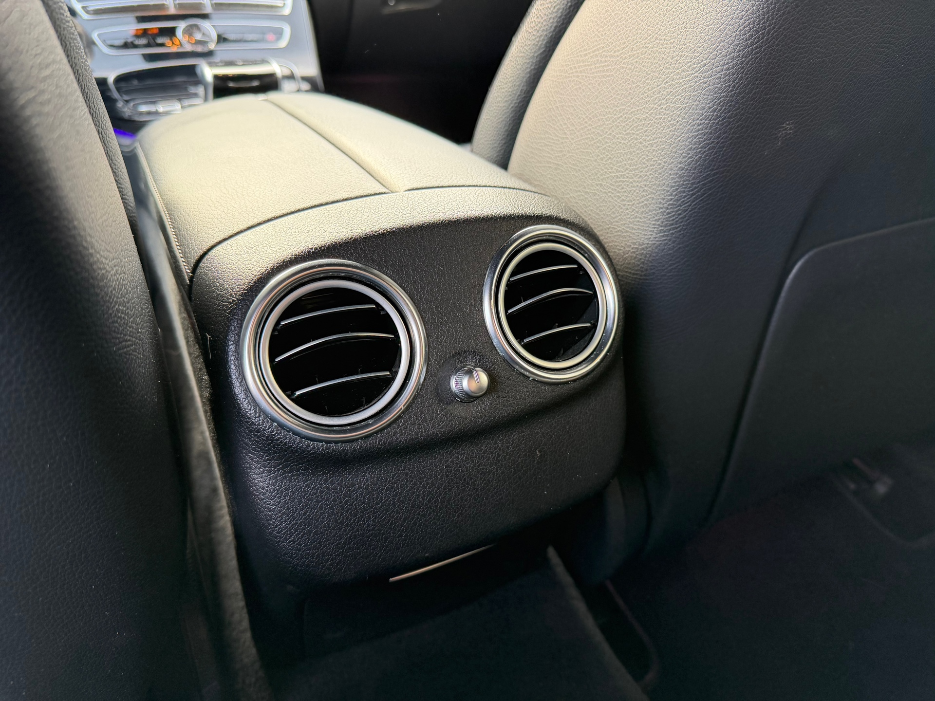 Foto van Mercedes-Benz E 350 E