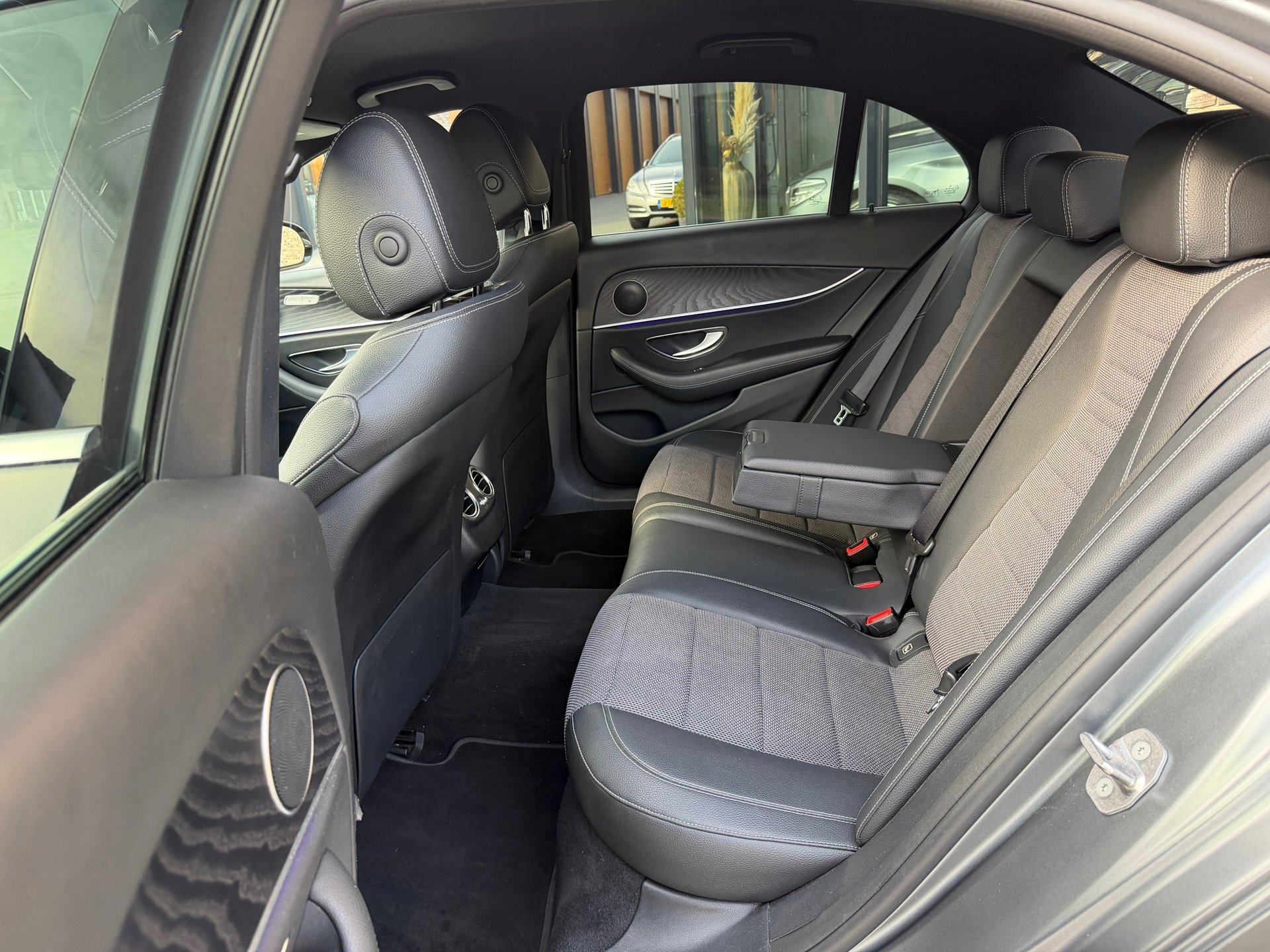Foto van Mercedes-Benz E 350 E
