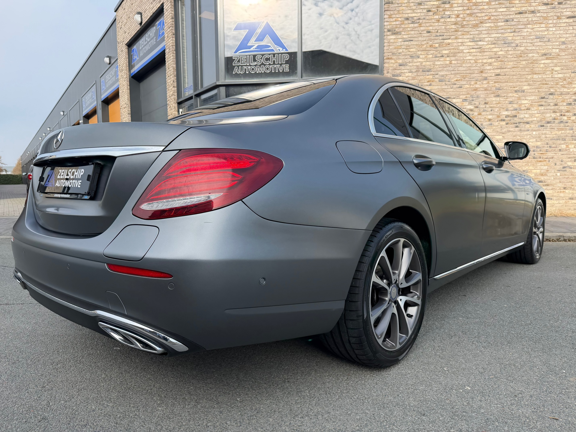 Foto van Mercedes-Benz E 350 E