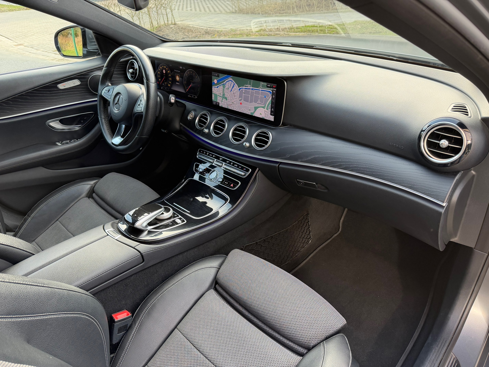 Foto van Mercedes-Benz E 350 E