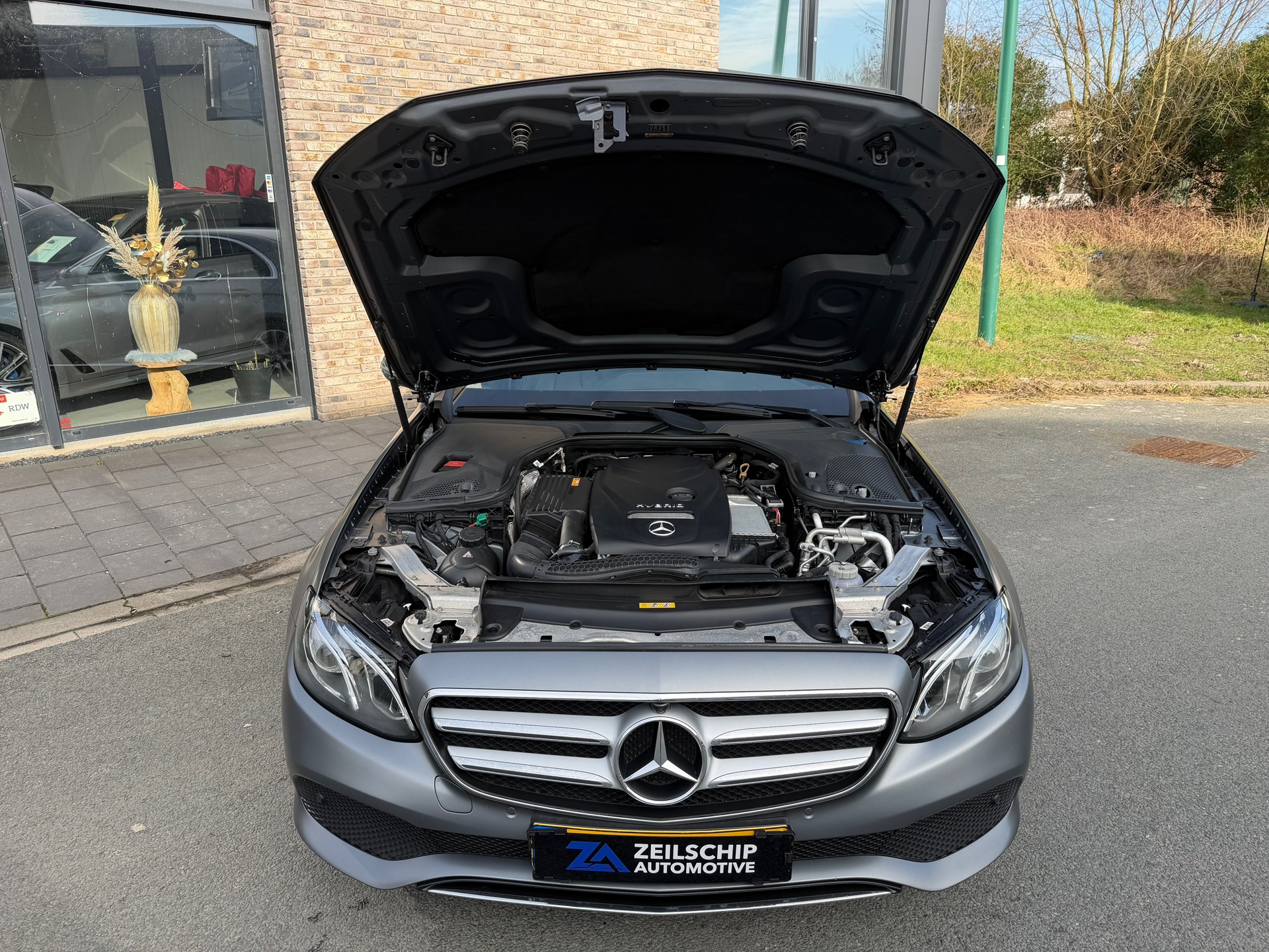 Foto van Mercedes-Benz E 350 E
