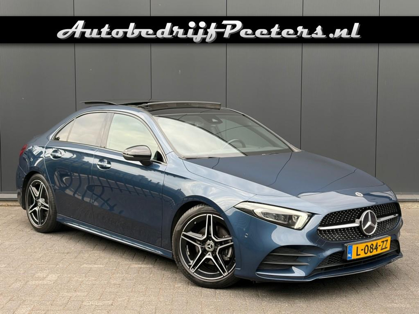 Mercedes-Benz A 200 A 200 AMG Nightpakket Pano Leder Memory LED Sfeerlicht Camera NL-auto 2021 - voorkant