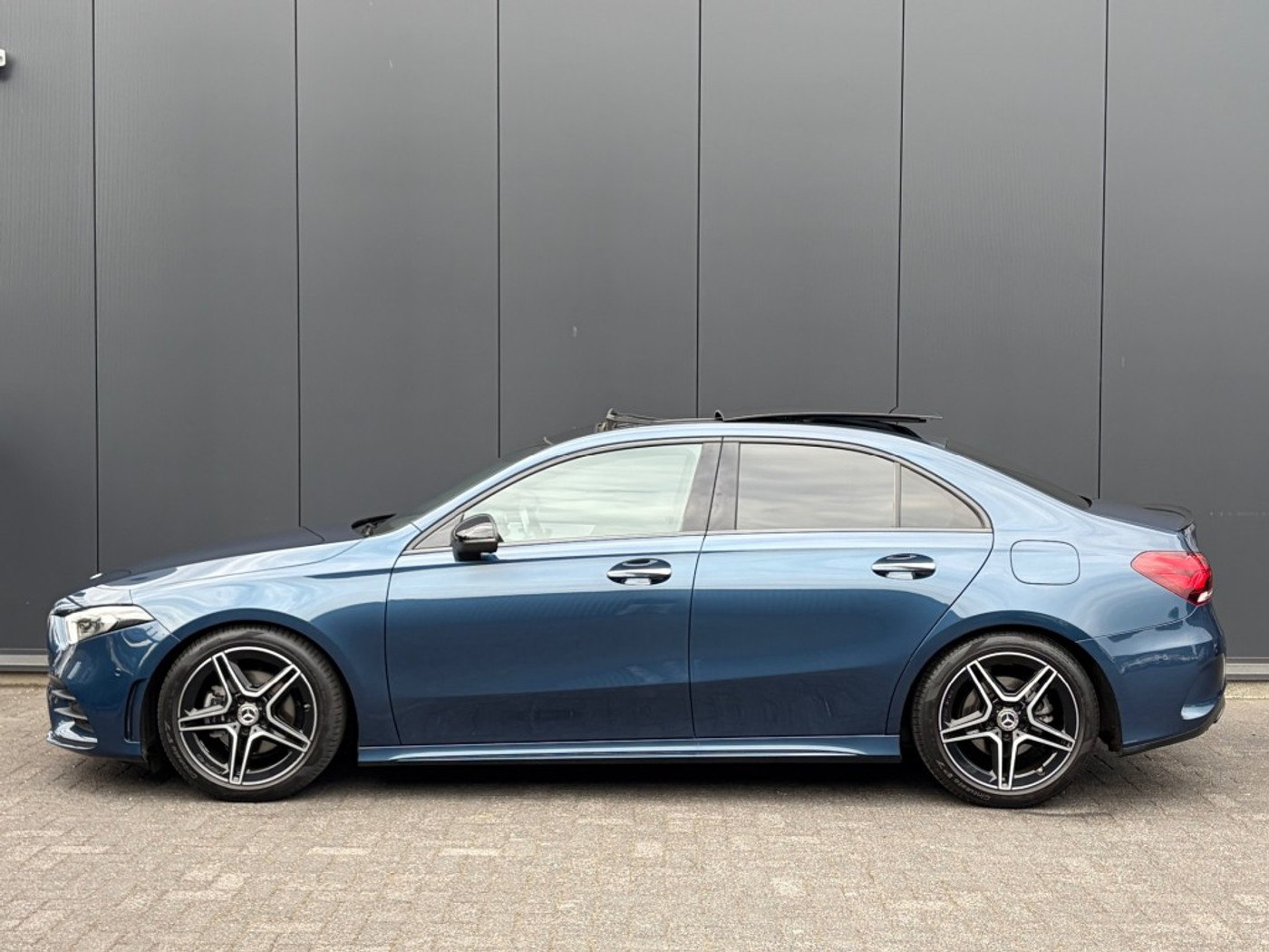 Foto van Mercedes-Benz A 200