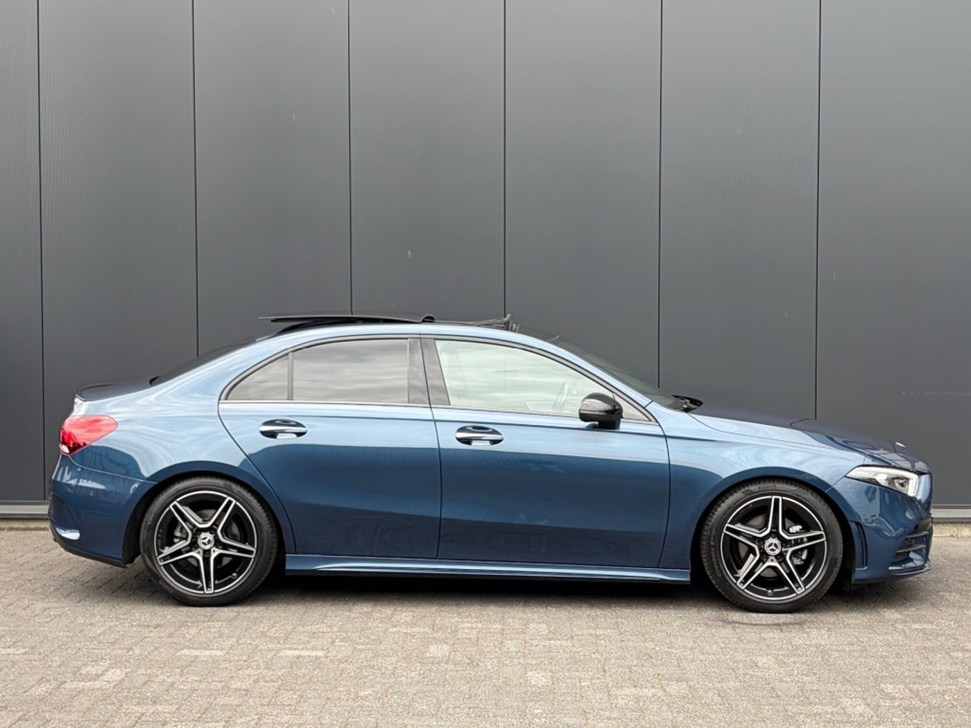 Foto van Mercedes-Benz A 200