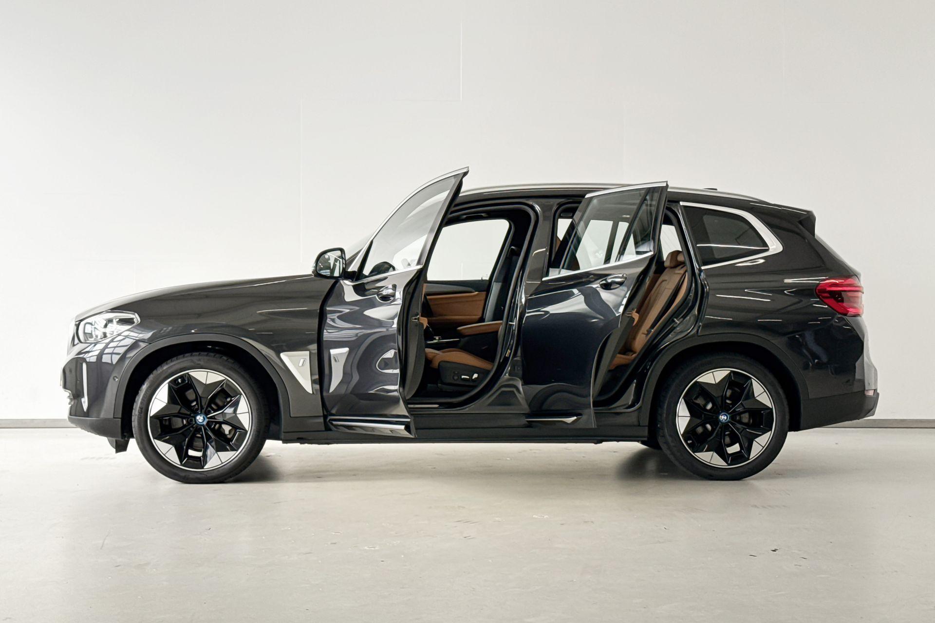 Foto van BMW Ix3