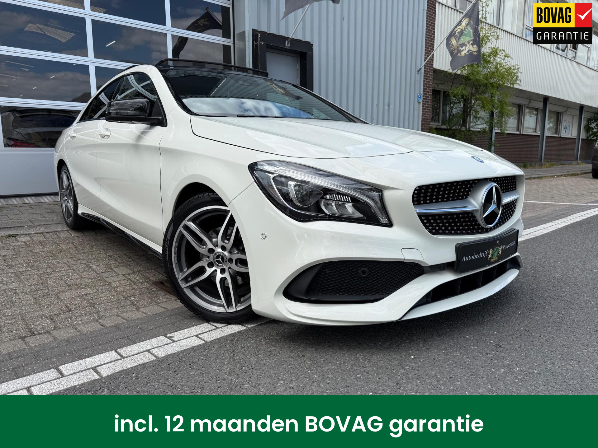 Mercedes-Benz Cla-klasse 200 AMG PDC/CAM/LMV18/LEER/NAV/PANO 2017 - voorkant