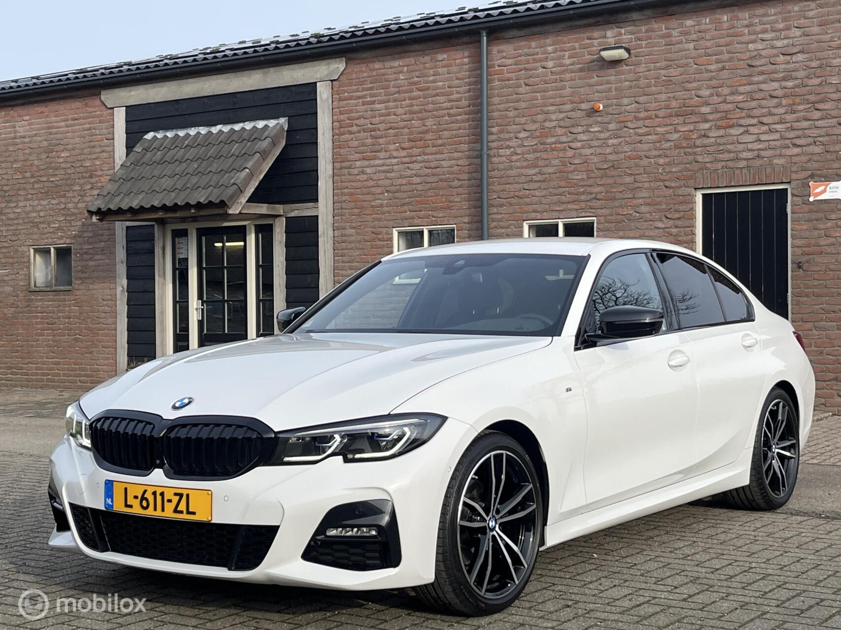 BMW 3-serie 320i Business Edition Plus M-Sport Laser Camera Garantie Premium Bmw 2021 - voorkant