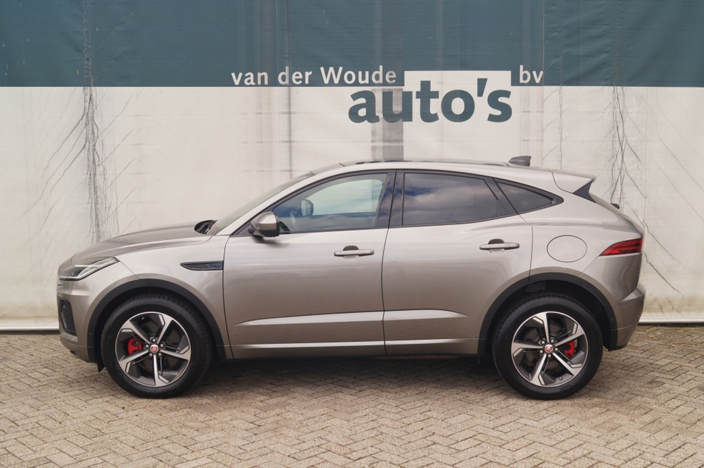 Jaguar Jaguar E-pace 1.5 P300e AWD R-Dynamic HSE -LEER-PANO-CAM-ECC- 2021 - voorkant