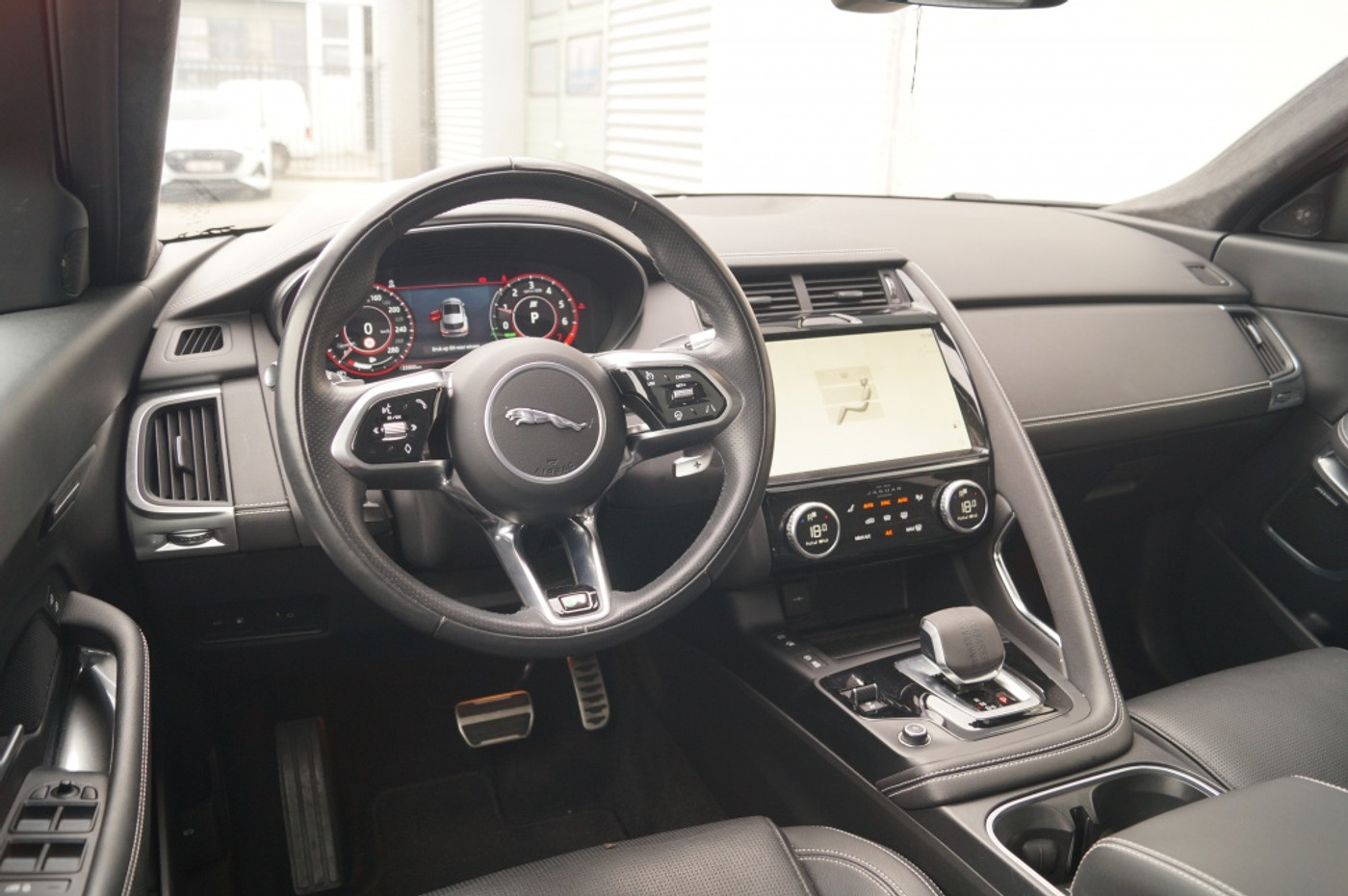Foto van Jaguar Jaguar E-pace