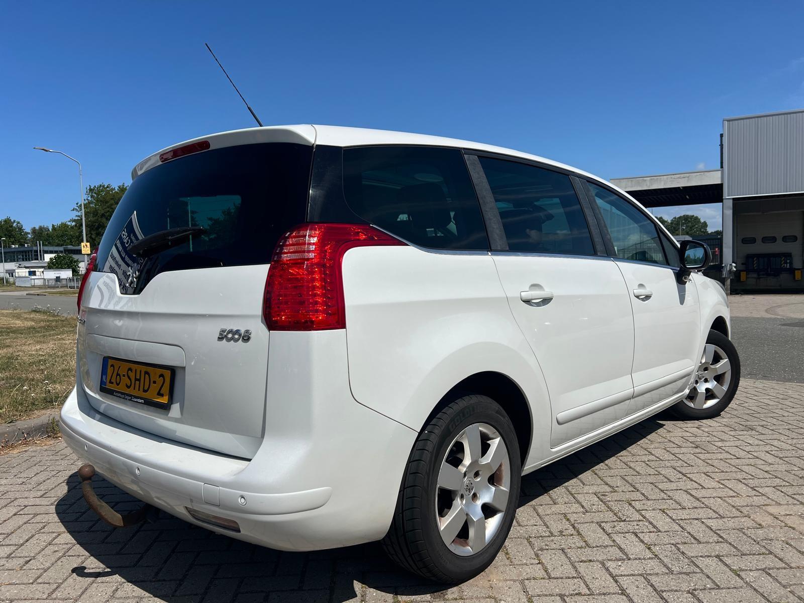 Foto van Peugeot 5008