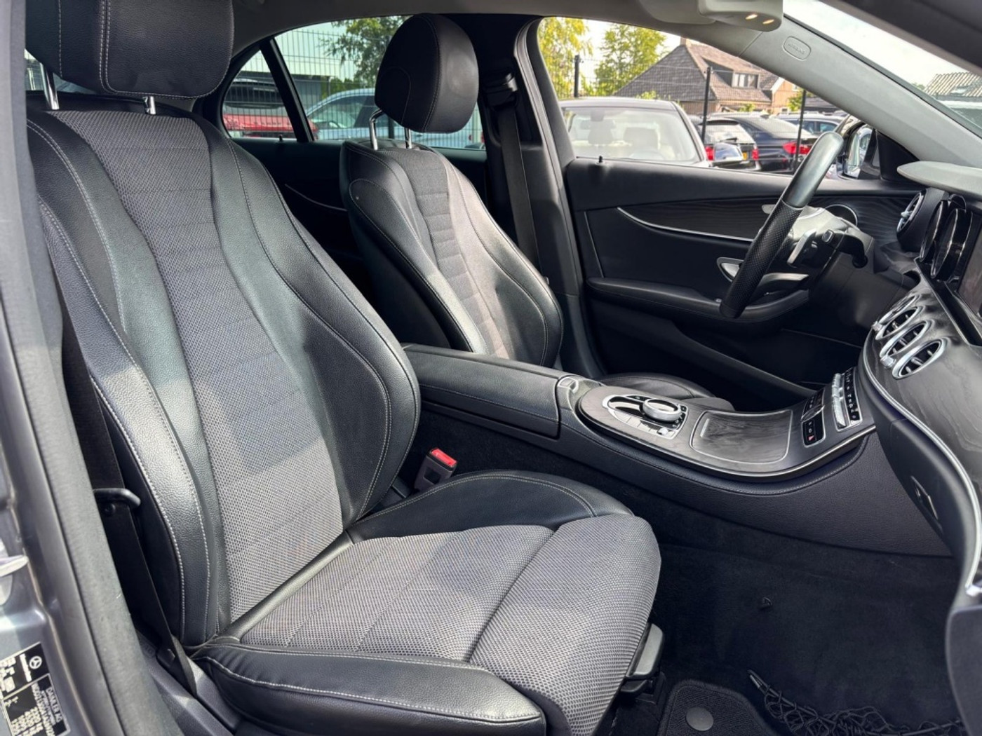 Foto van Mercedes-Benz E 220 D